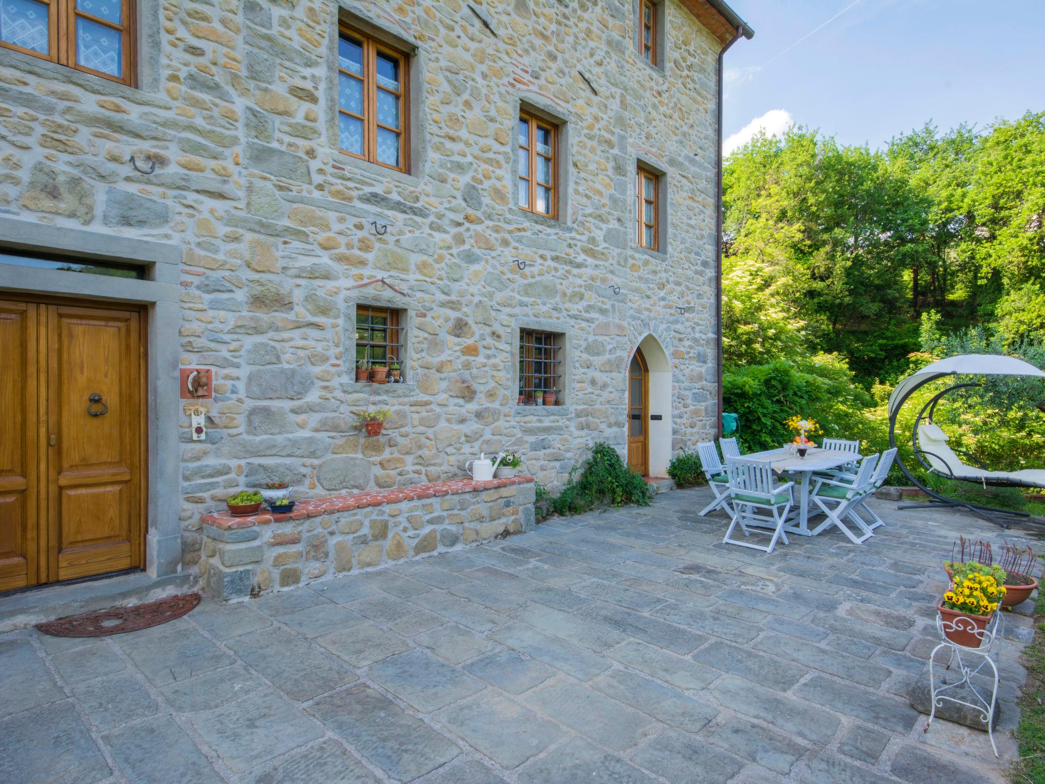 Foto 6 - Casa de 3 habitaciones en Pescia con piscina privada y jardín