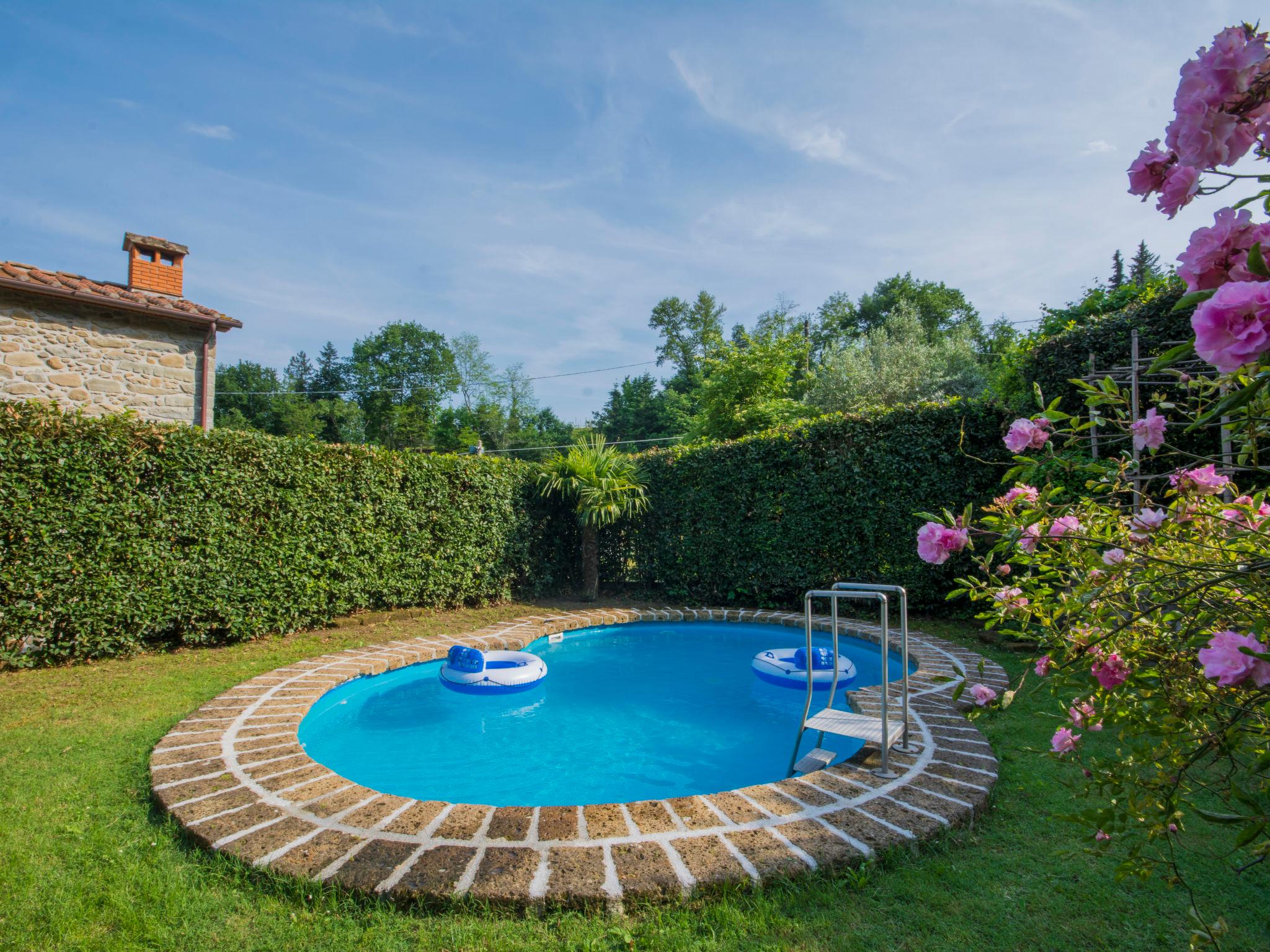 Foto 28 - Casa de 3 quartos em Pescia com piscina privada e jardim