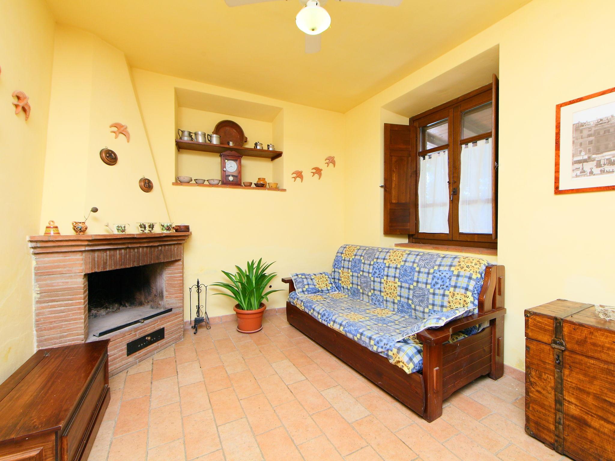 Photo 8 - 1 bedroom Apartment in Acquapendente with swimming pool and garden