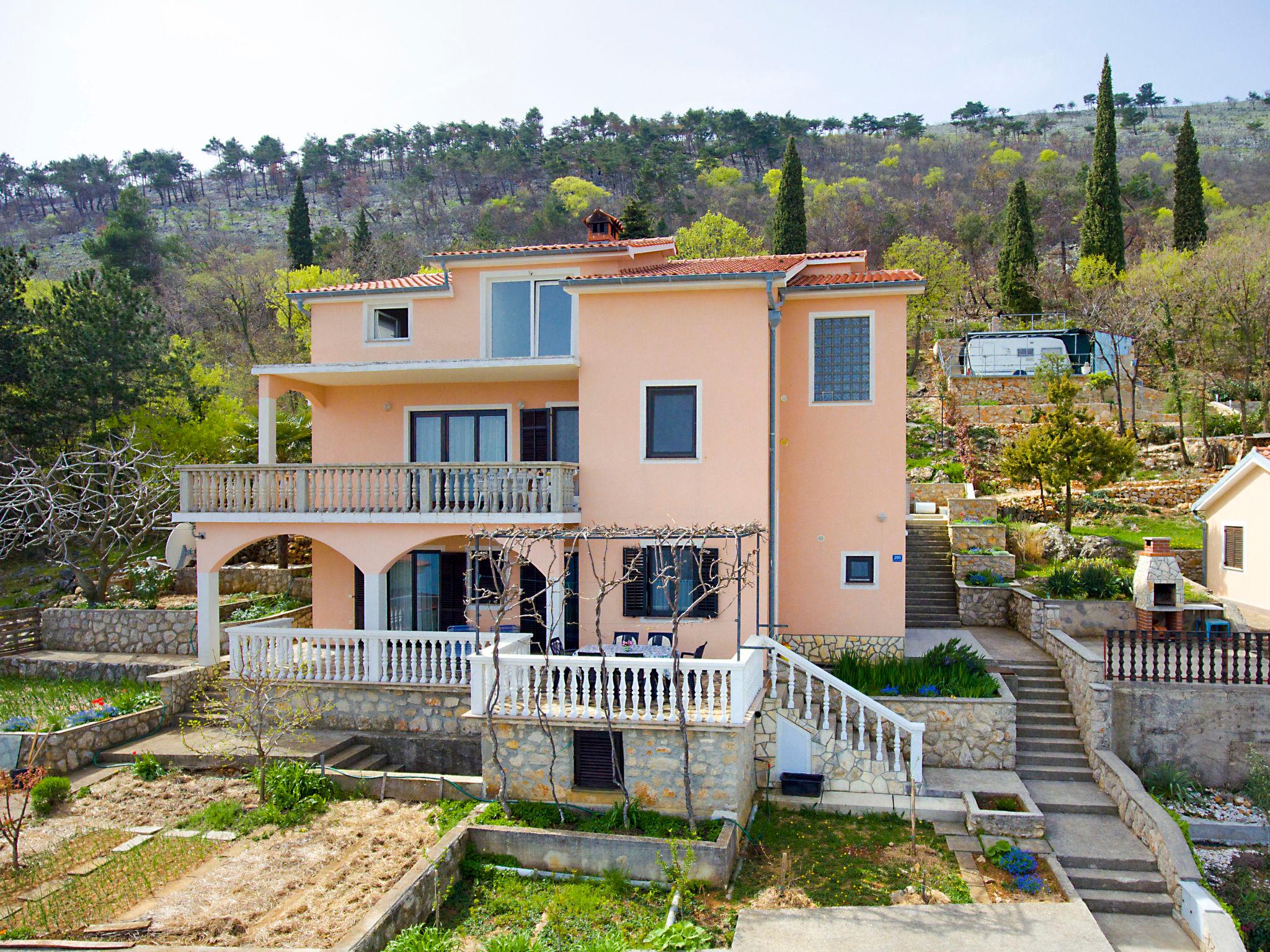 Foto 10 - Apartamento de 2 habitaciones en Kršan con terraza y vistas al mar