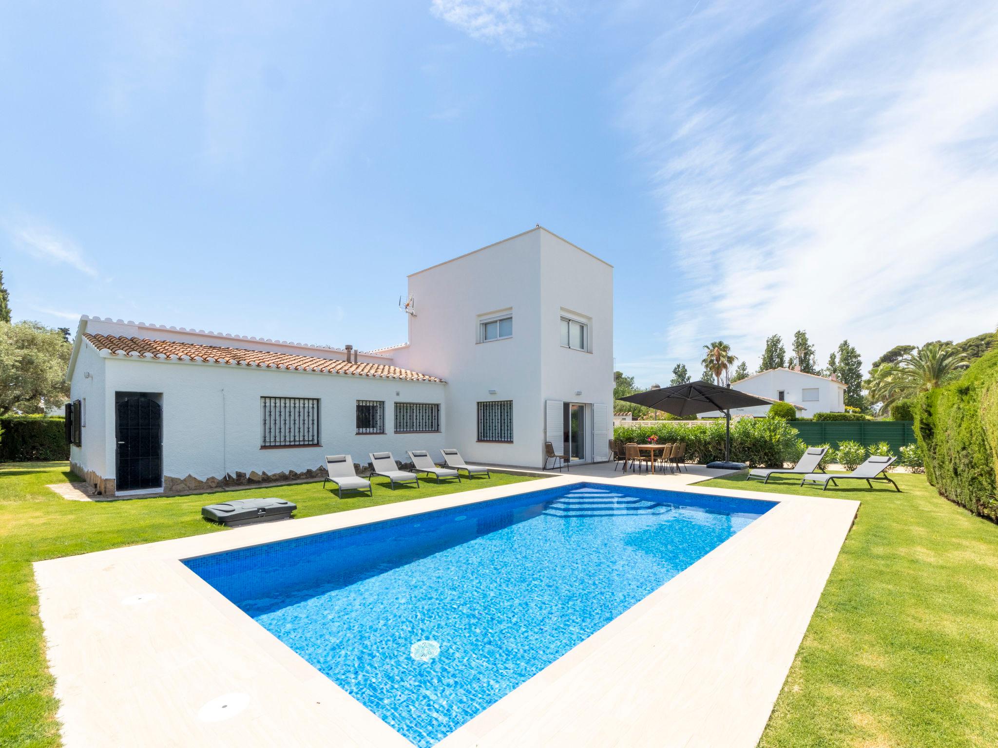Photo 1 - 4 bedroom House in Cambrils with private pool and garden