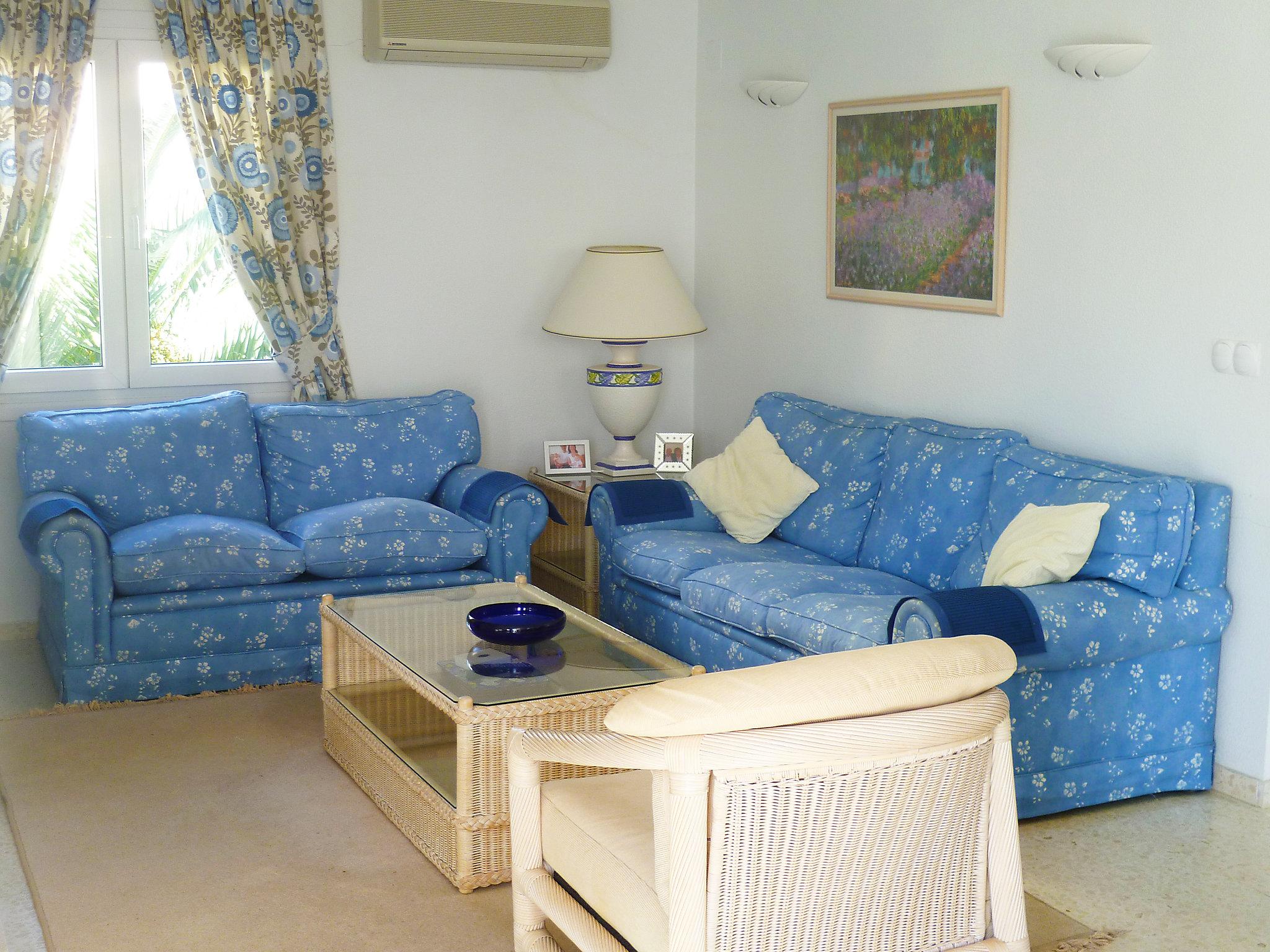 Photo 5 - 2 bedroom Apartment in Oliva with swimming pool and garden