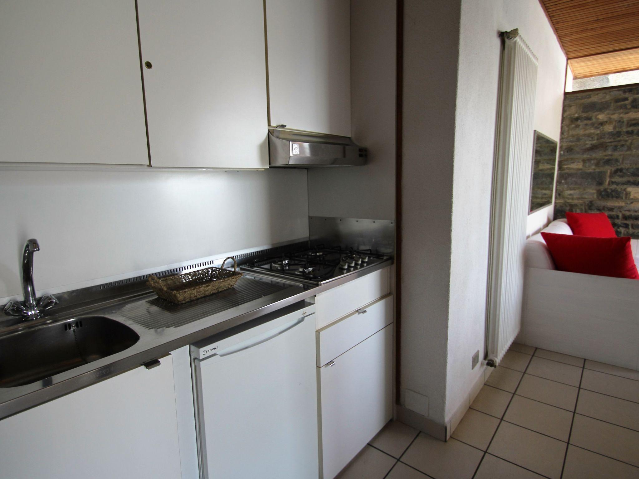 Photo 13 - 2 bedroom Apartment in Faggeto Lario with swimming pool and garden