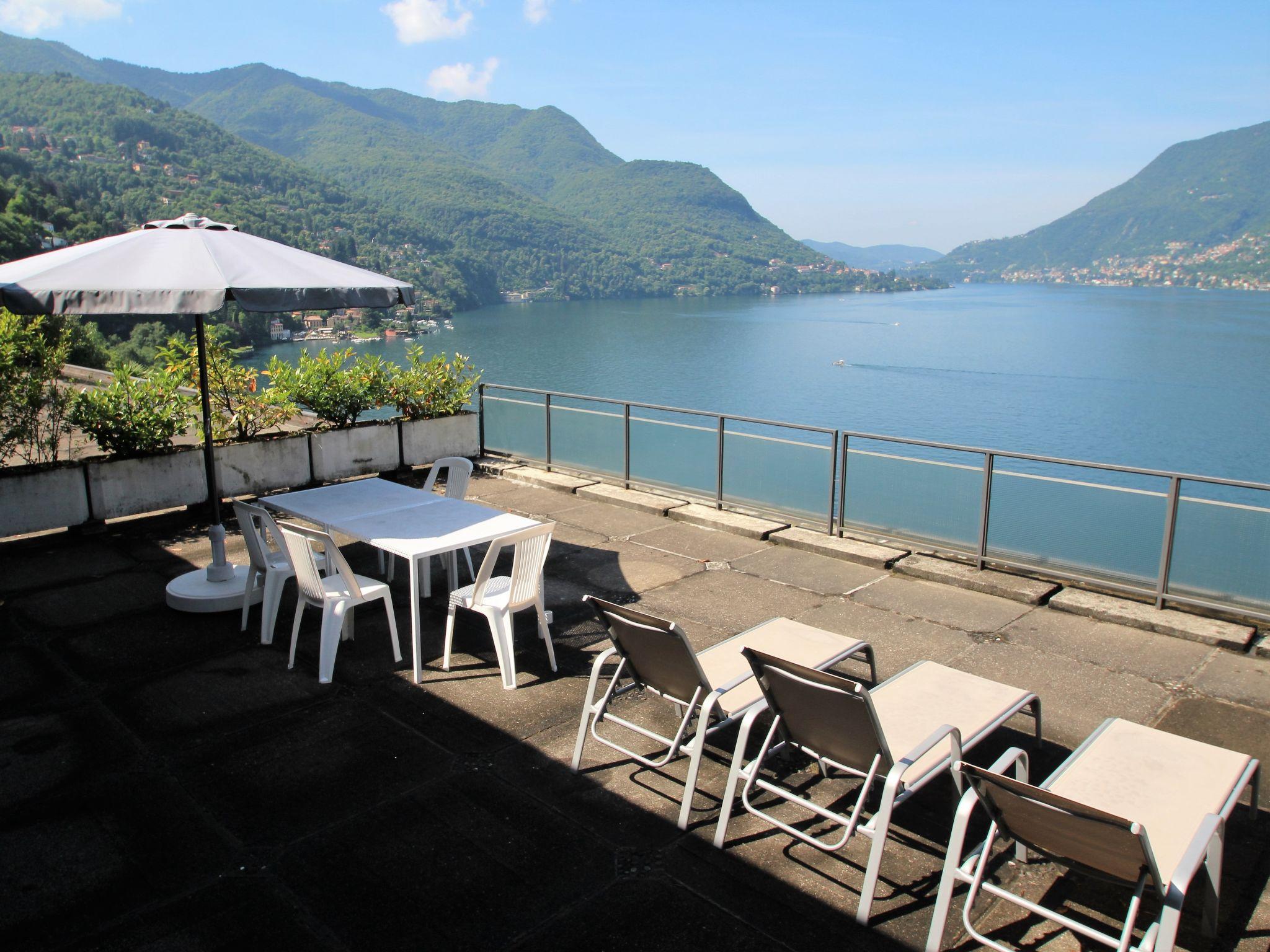 Foto 20 - Appartamento con 2 camere da letto a Faggeto Lario con piscina e vista sulle montagne