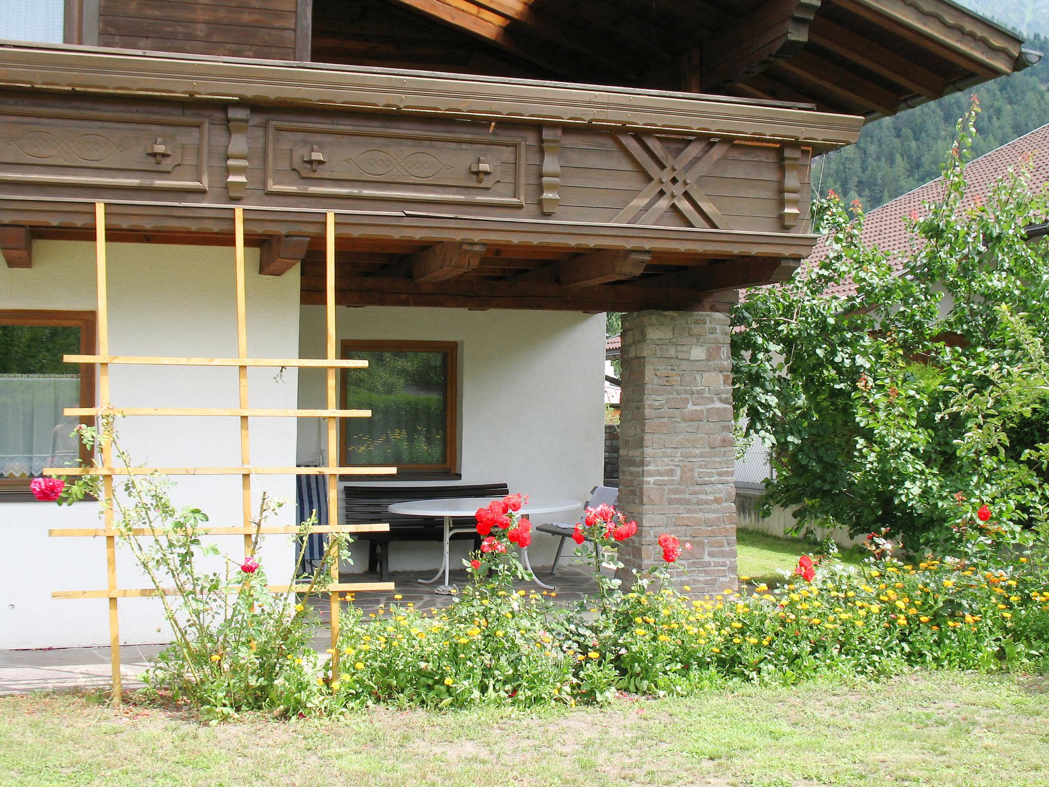 Photo 2 - Appartement de 3 chambres à Prutz avec jardin et terrasse