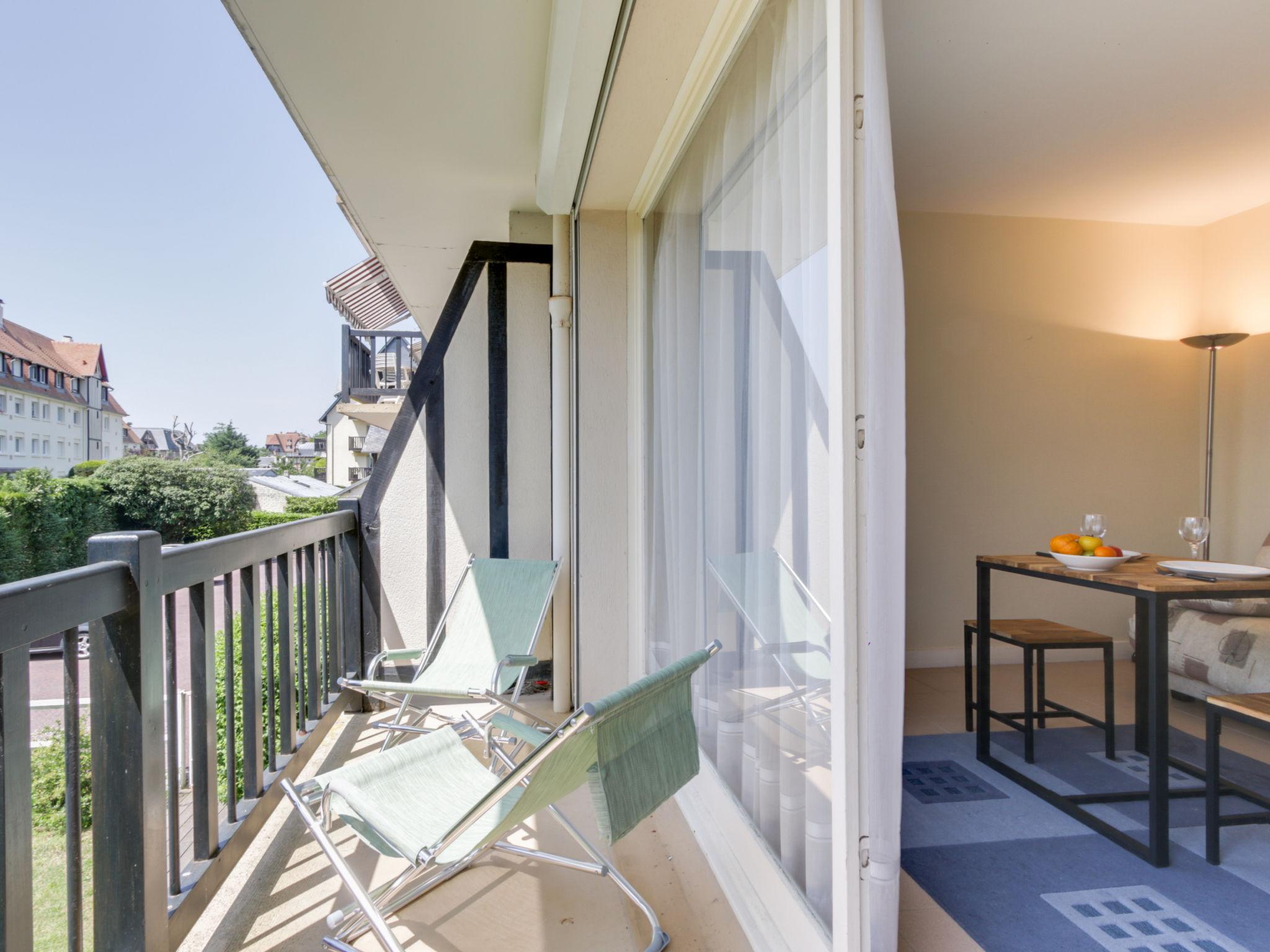 Photo 2 - Apartment in Deauville with sea view