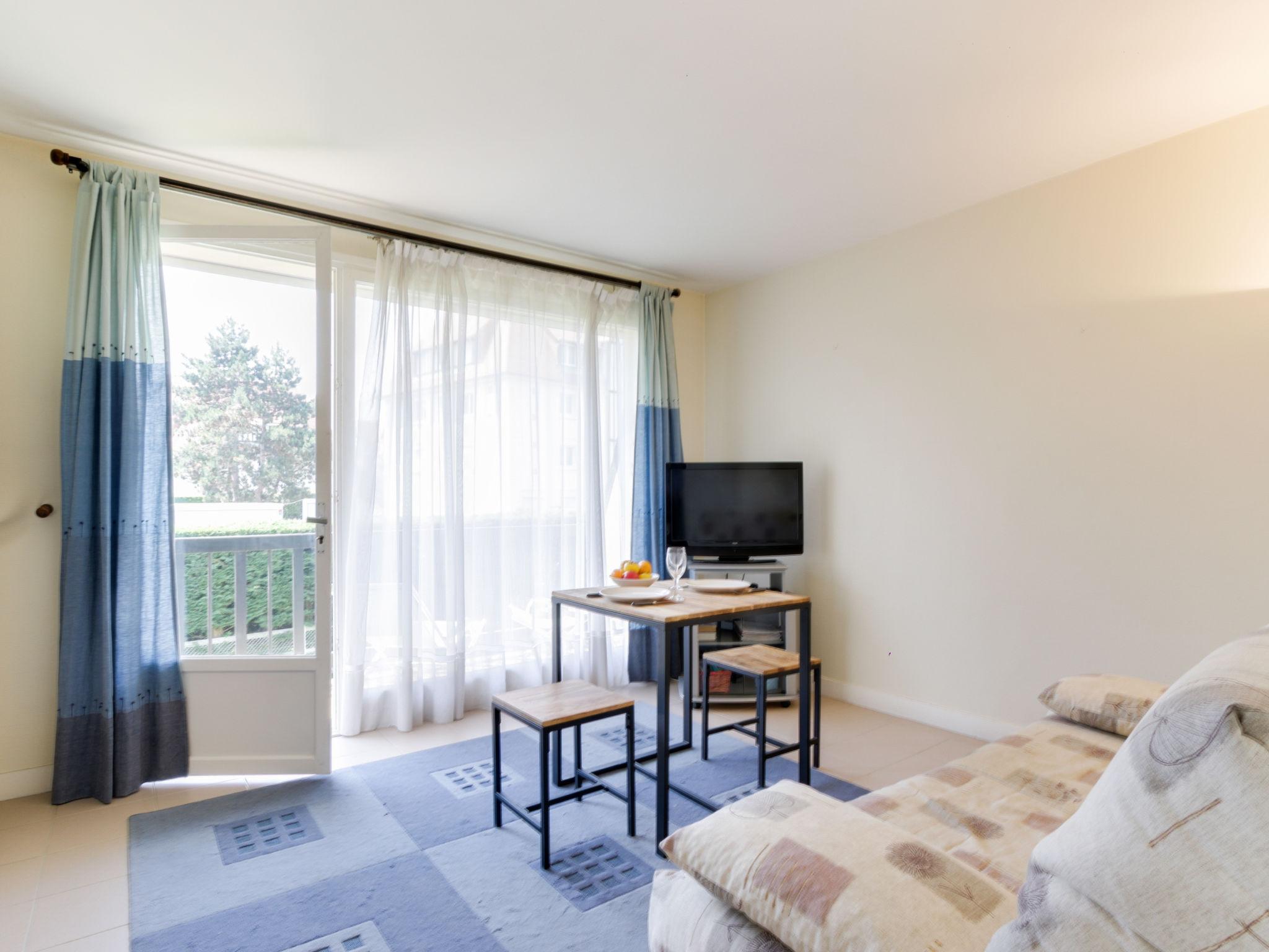 Foto 3 - Appartamento a Deauville con vista mare