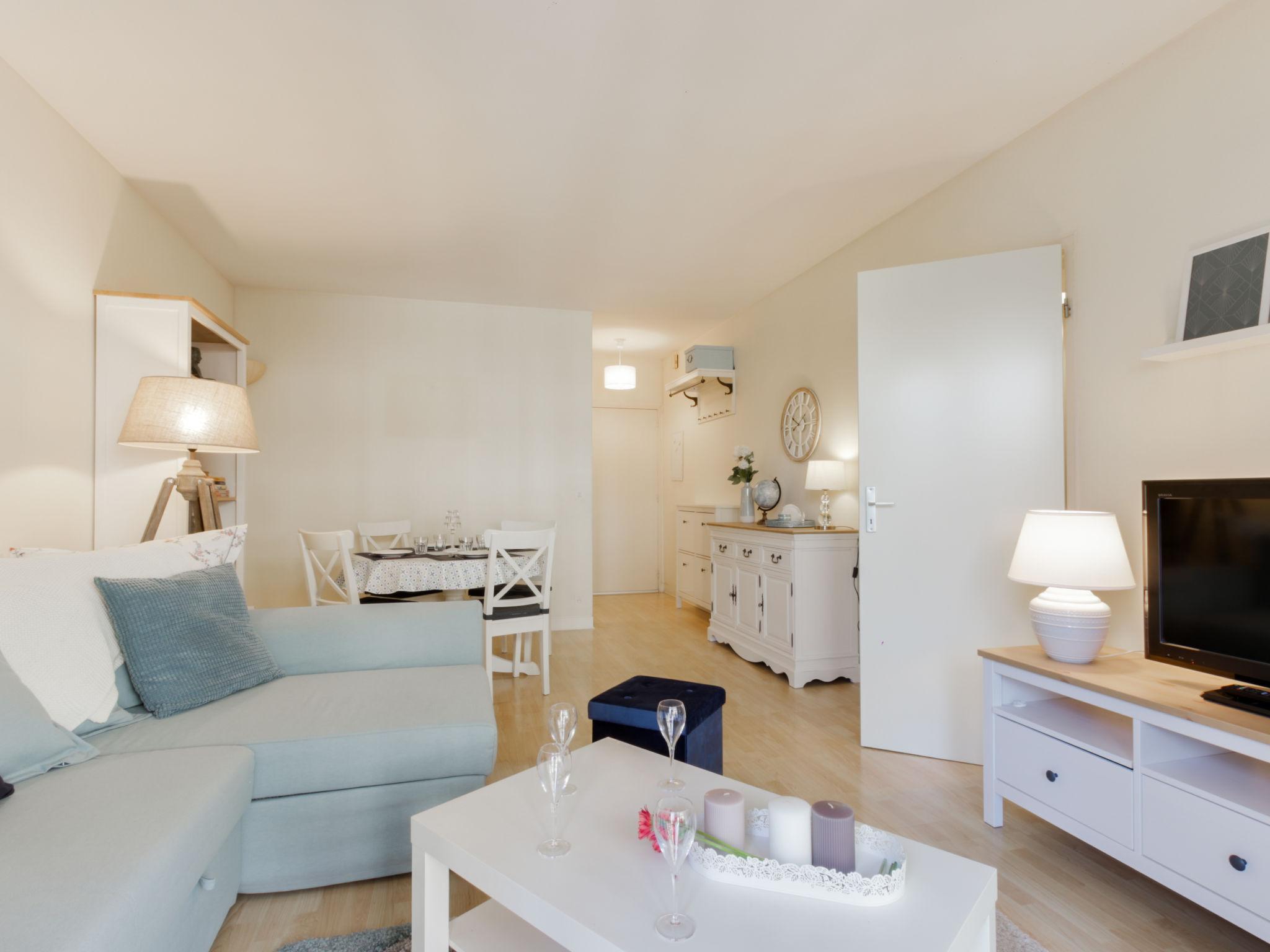Foto 6 - Appartamento con 1 camera da letto a Deauville con giardino e vista mare