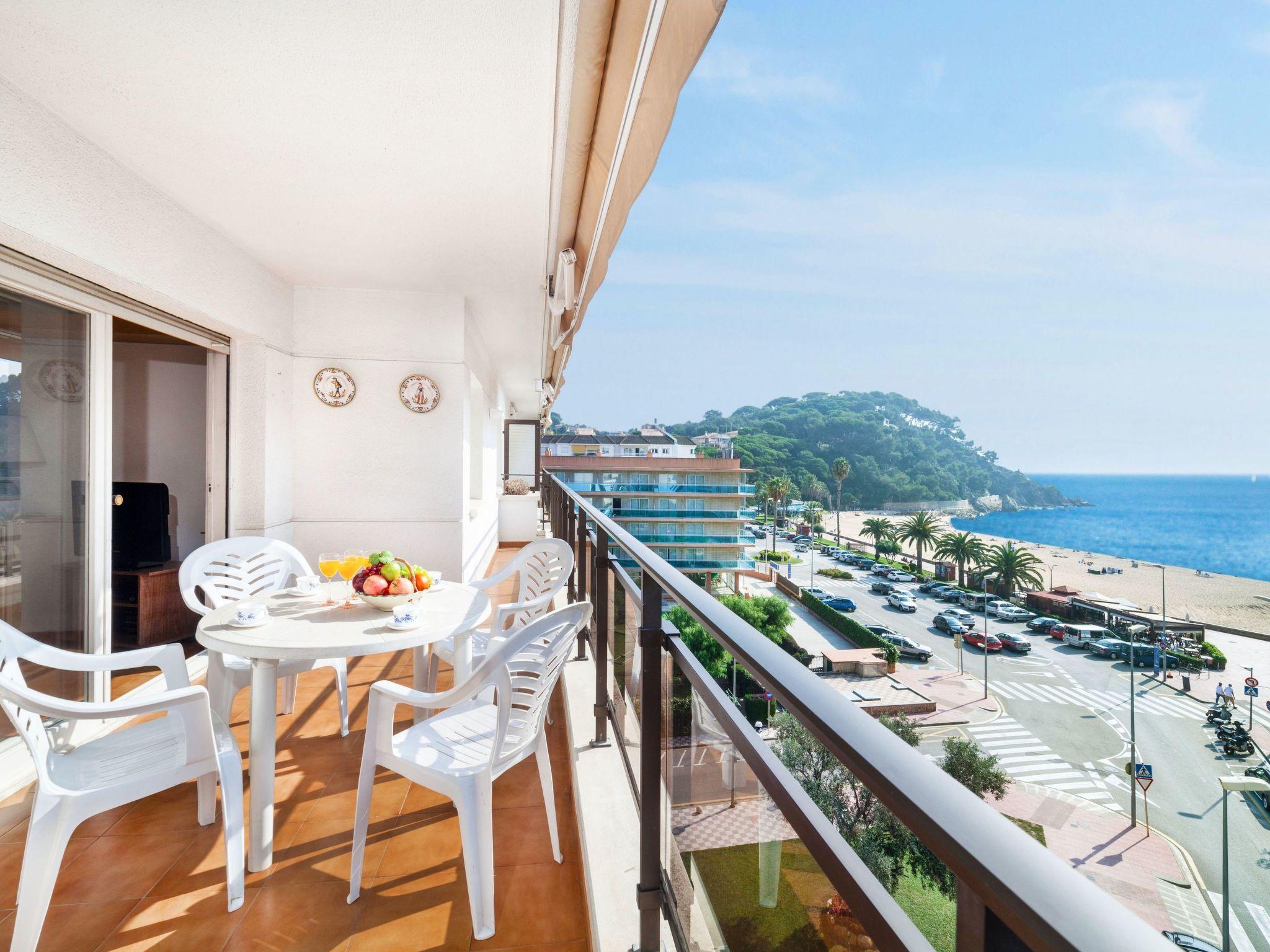 Photo 15 - 3 bedroom Apartment in Lloret de Mar with swimming pool and garden