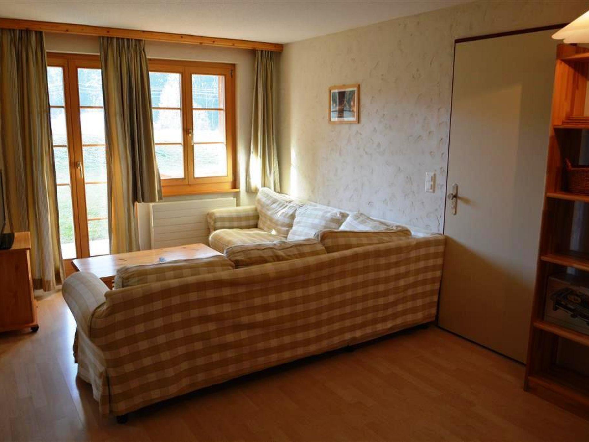 Foto 9 - Apartamento de 3 habitaciones en Saanen