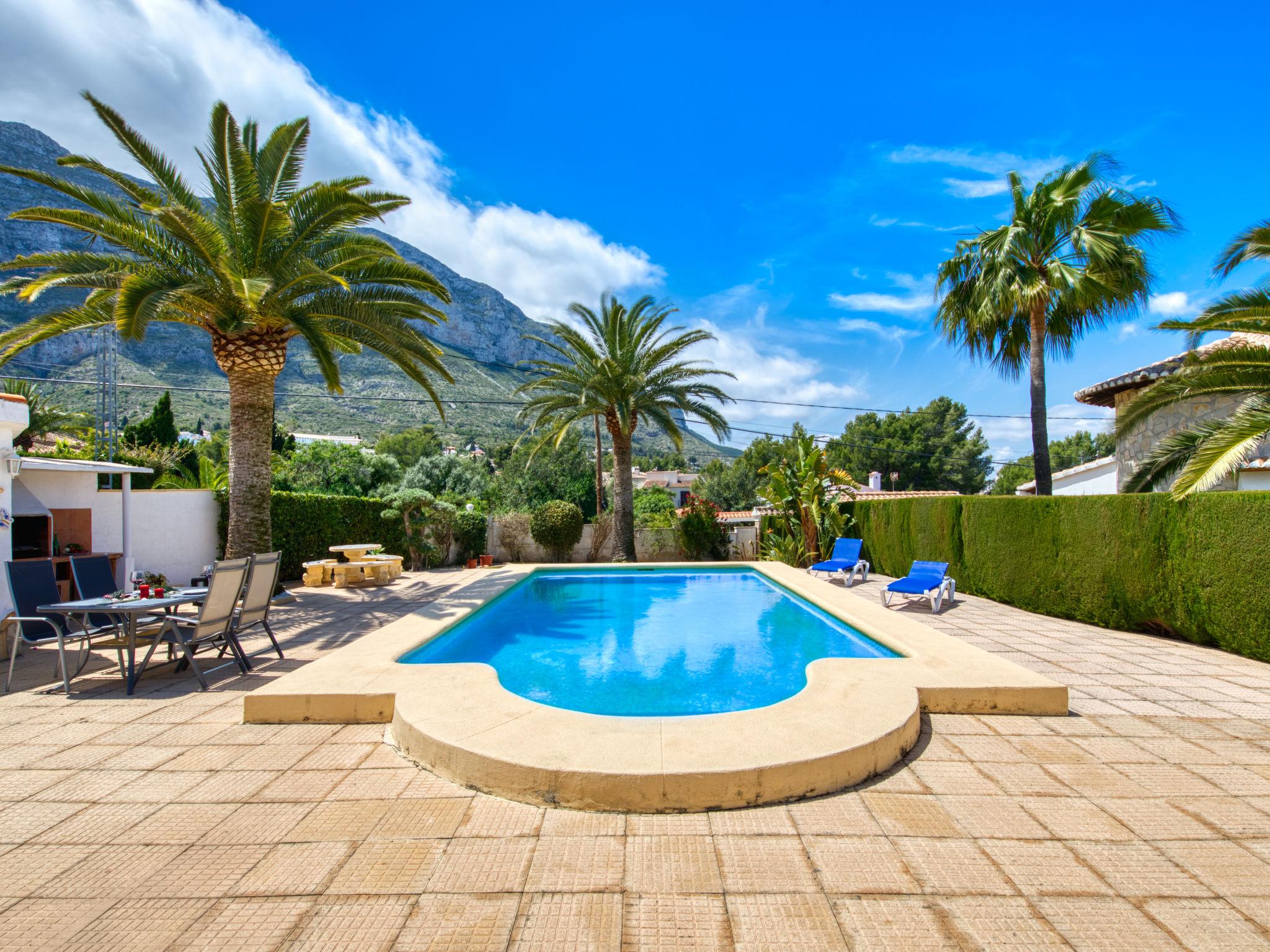 Foto 39 - Casa de 3 quartos em Dénia com piscina privada e vistas do mar