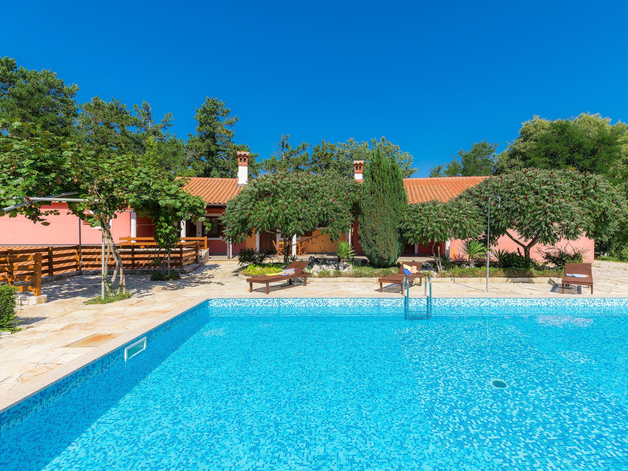 Photo 8 - Maison de 7 chambres à Žminj avec piscine privée et vues à la mer