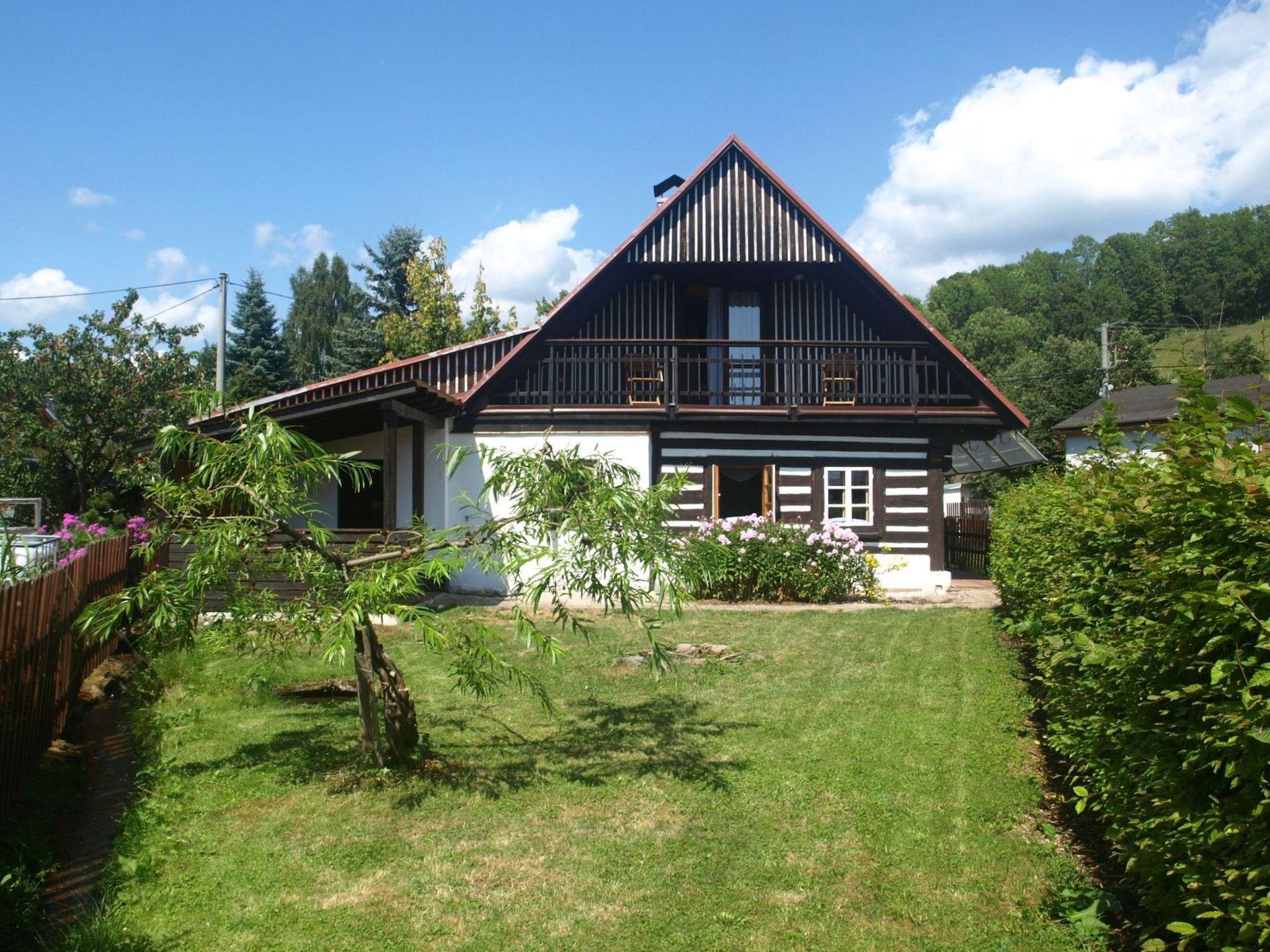 Foto 1 - Casa de 3 habitaciones en Lánov con jardín y terraza