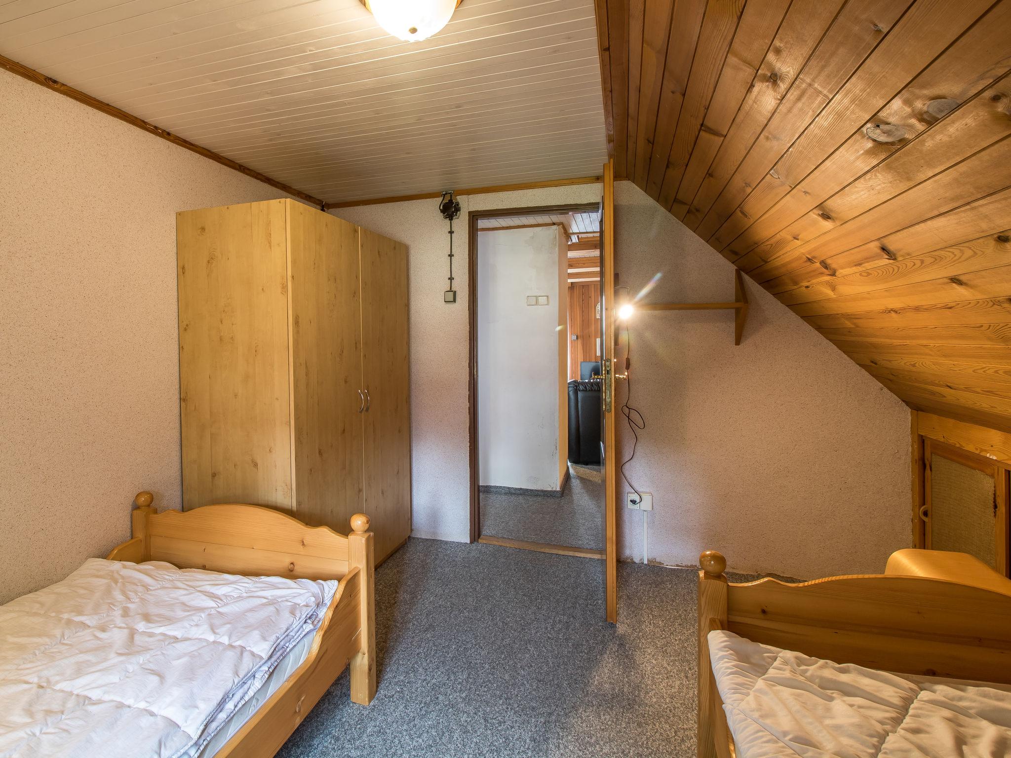 Foto 29 - Haus mit 3 Schlafzimmern in Lánov mit garten und terrasse