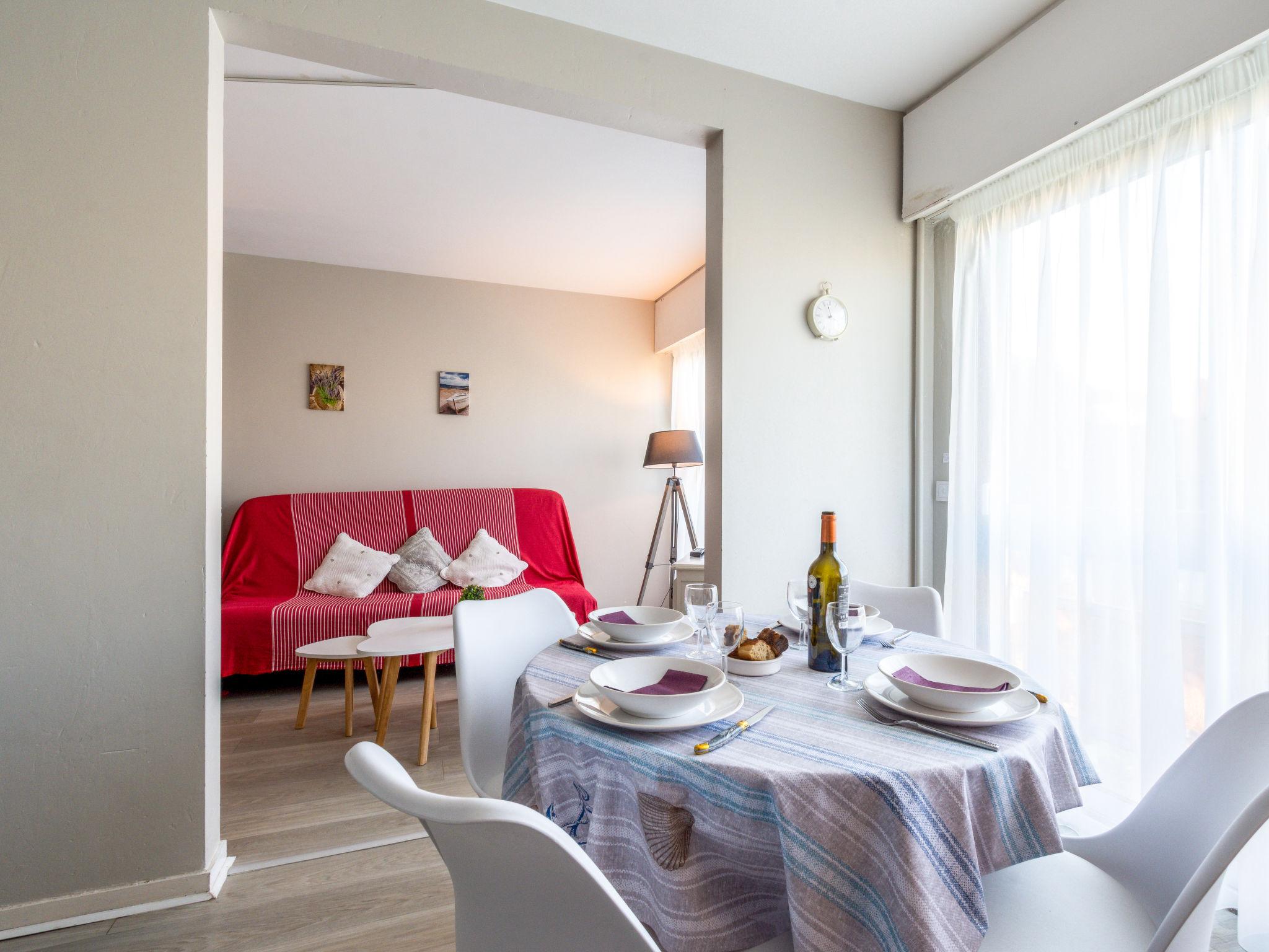 Foto 8 - Apartamento de 1 quarto em Sainte-Maxime com vistas do mar