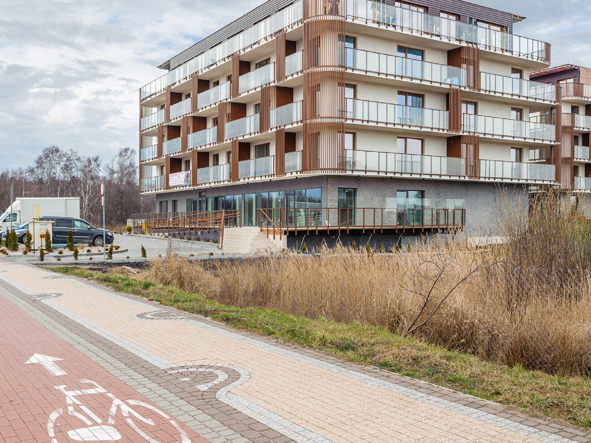 Foto 6 - Apartamento de 1 quarto em Kołobrzeg com piscina e vistas do mar