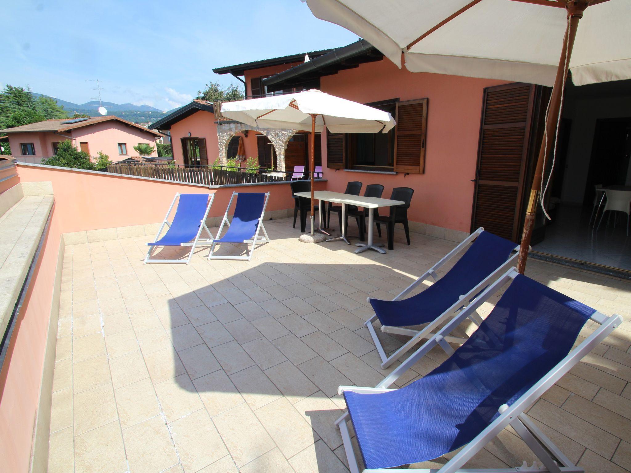 Photo 16 - Appartement de 2 chambres à Luino avec piscine et vues sur la montagne