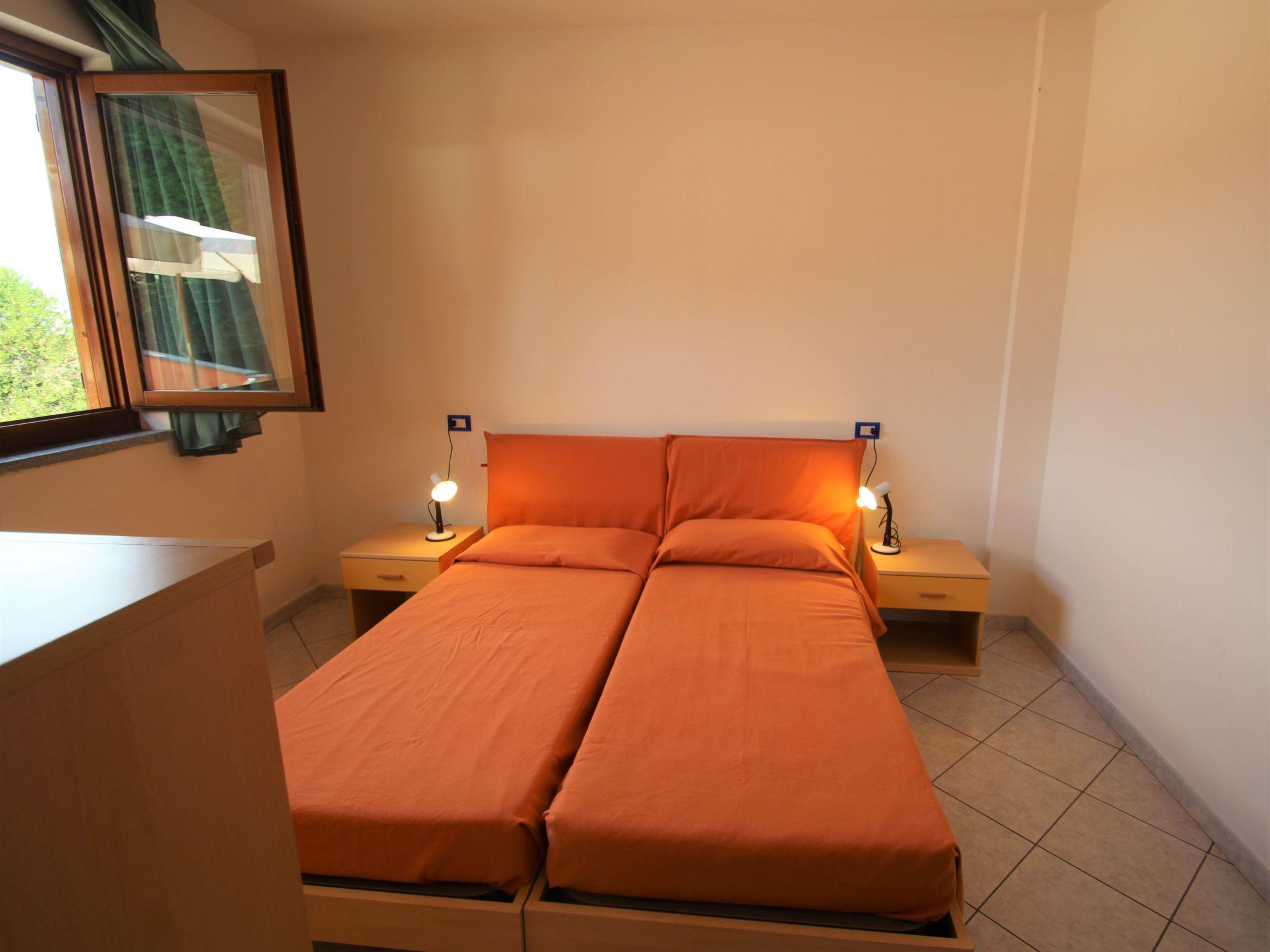 Foto 13 - Appartamento con 2 camere da letto a Luino con piscina e vista sulle montagne