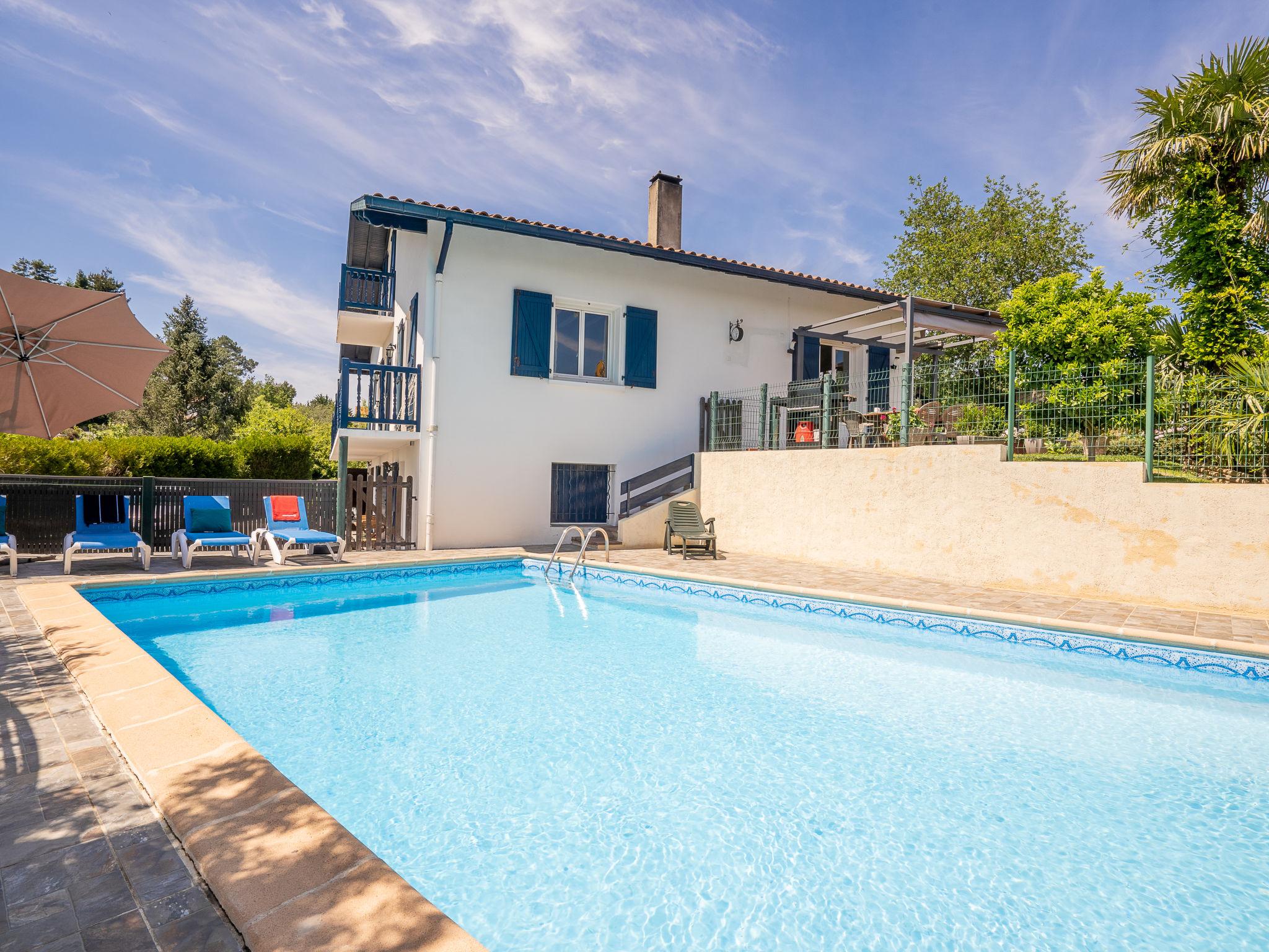 Foto 1 - Casa de 4 quartos em Arcangues com piscina privada e vistas do mar