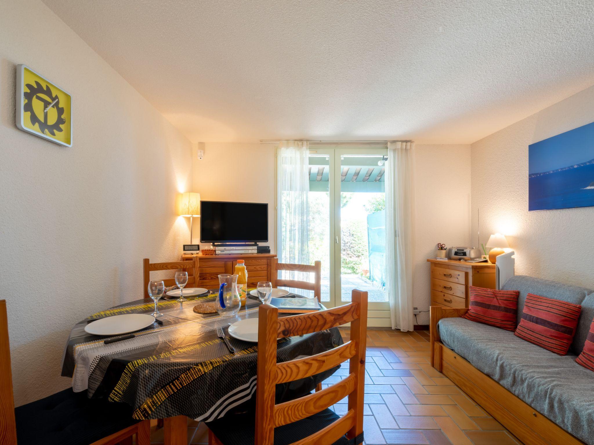 Foto 6 - Apartamento de 2 quartos em Cavalaire-sur-Mer com piscina e vistas do mar