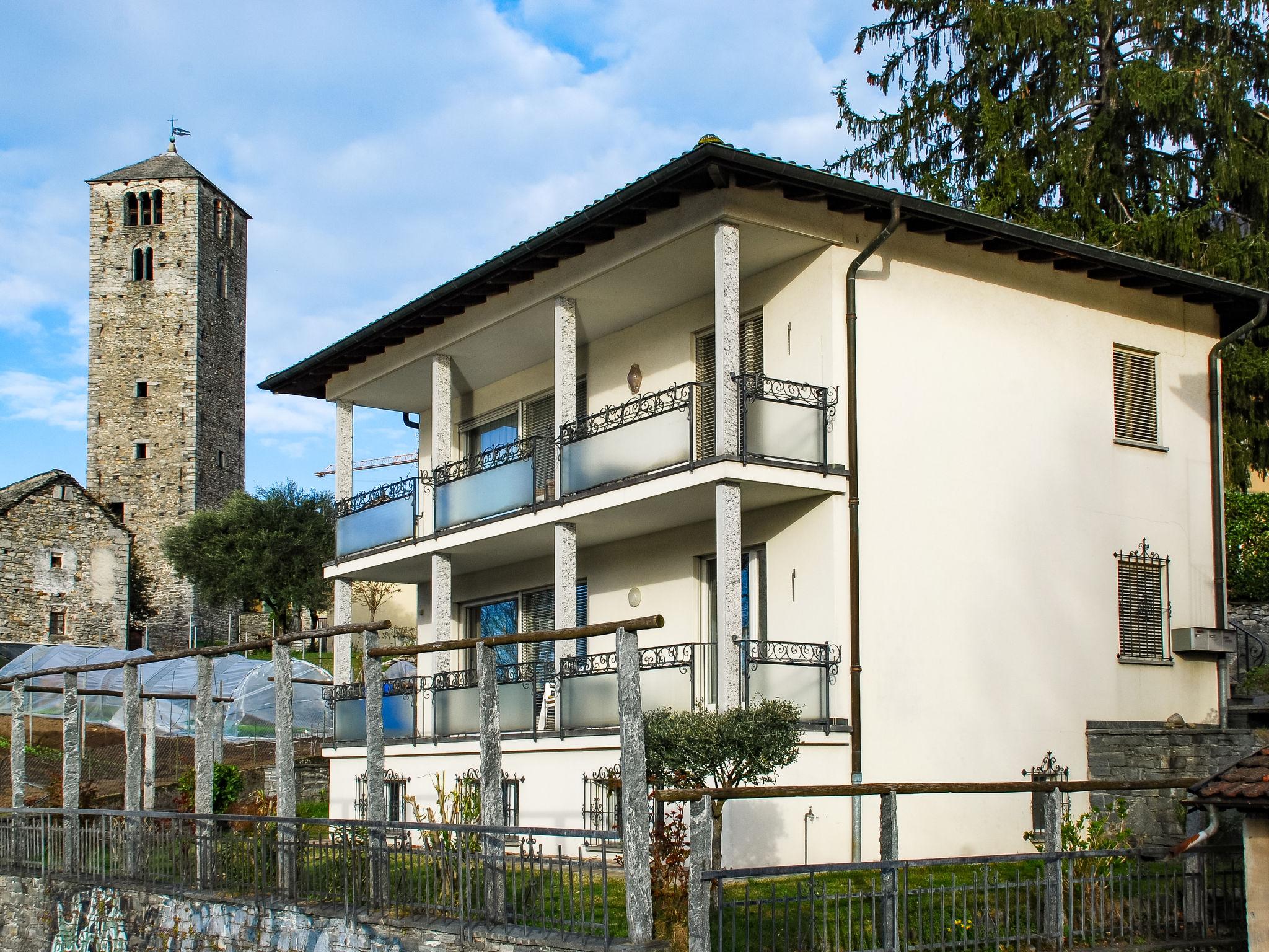 Photo 20 - Appartement de 2 chambres à Minusio avec jardin et vues sur la montagne