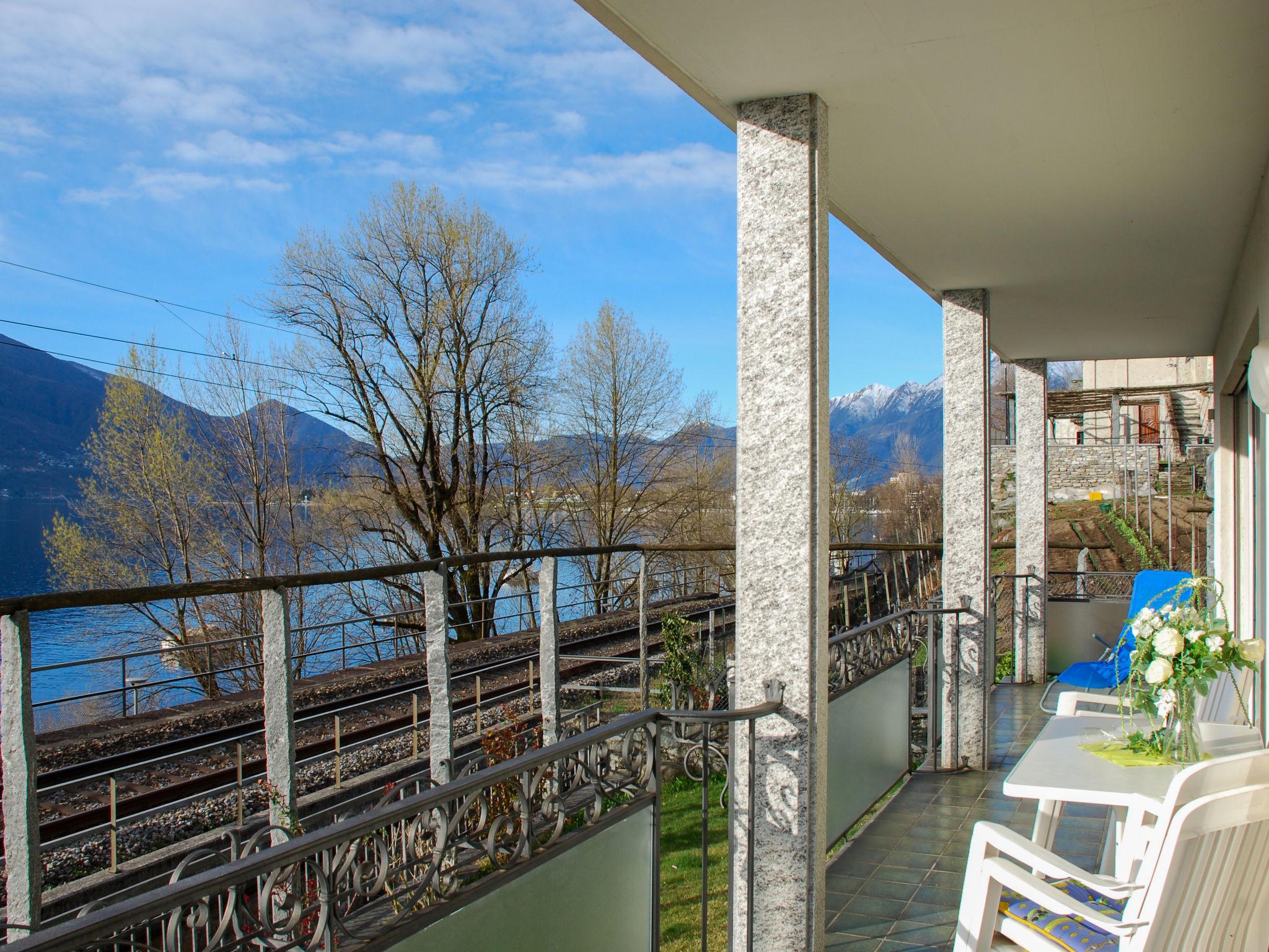 Photo 4 - Appartement de 2 chambres à Minusio avec jardin et vues sur la montagne