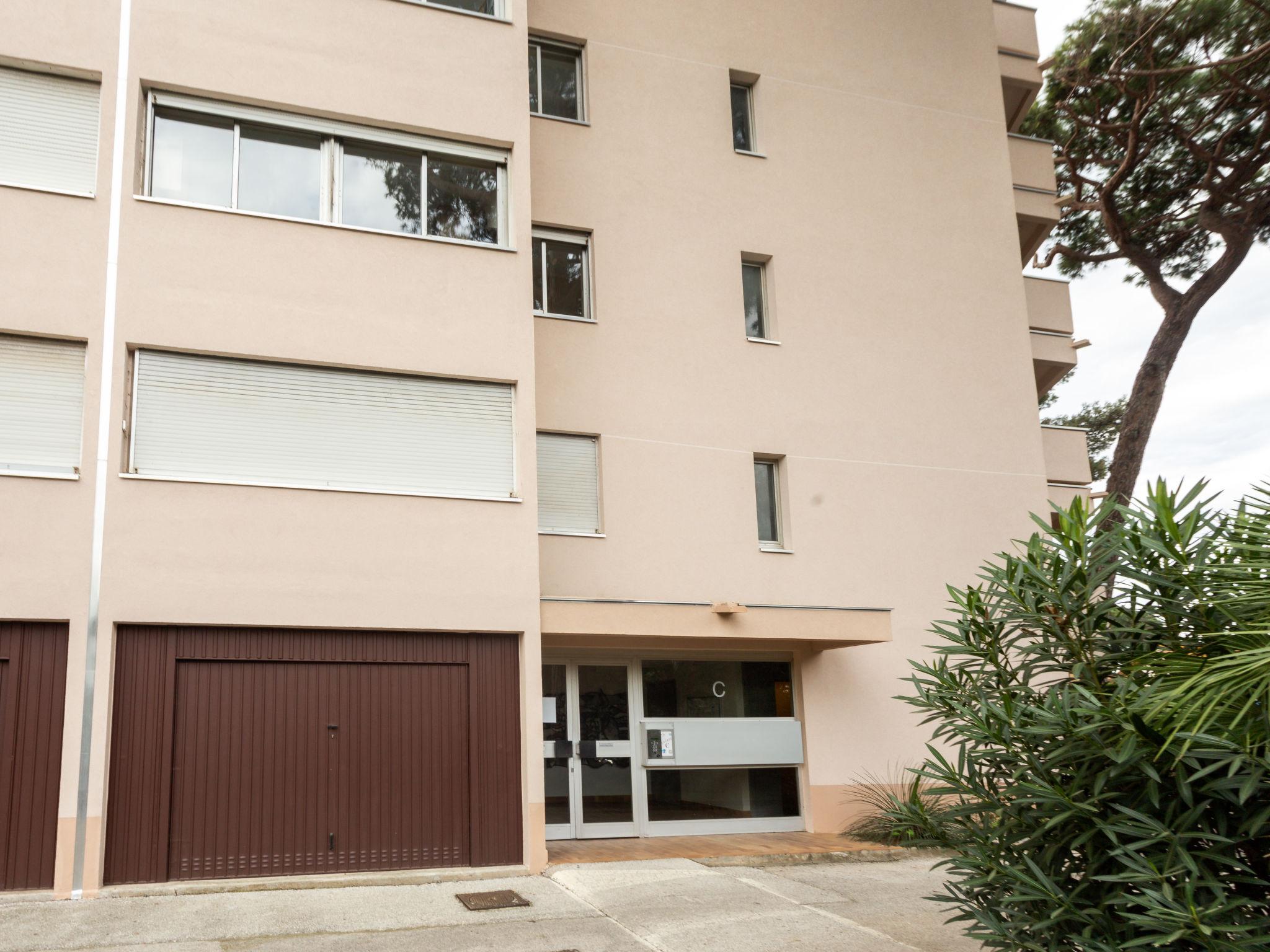 Foto 21 - Apartamento de 2 habitaciones en Hyères con piscina y vistas al mar