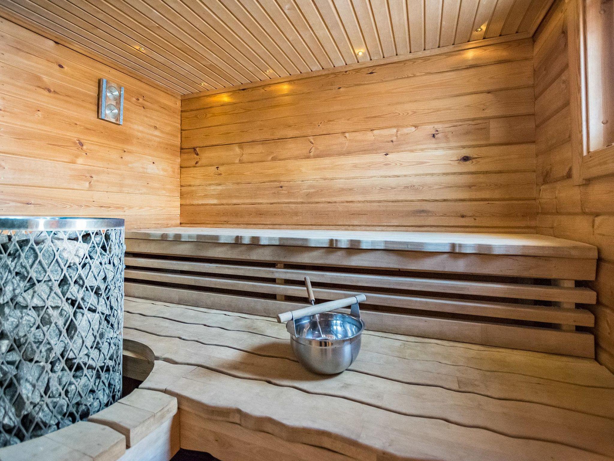 Photo 17 - 5 bedroom House in Hyrynsalmi with sauna