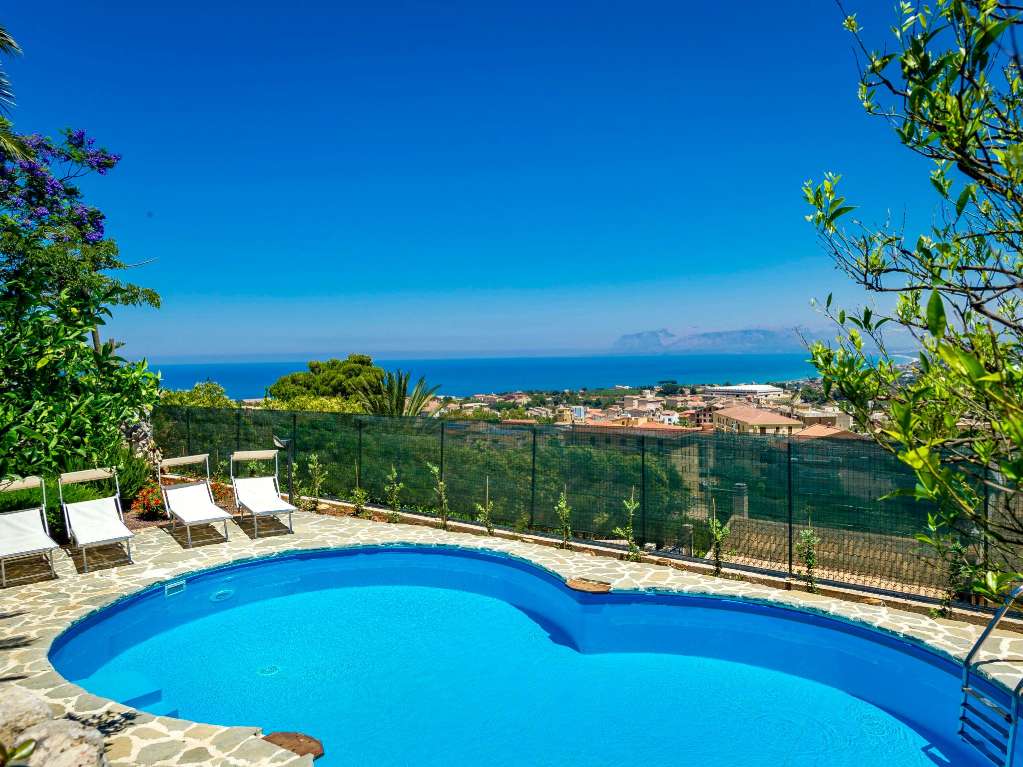 Foto 2 - Apartamento de 3 quartos em Castellammare del Golfo com piscina e vistas do mar