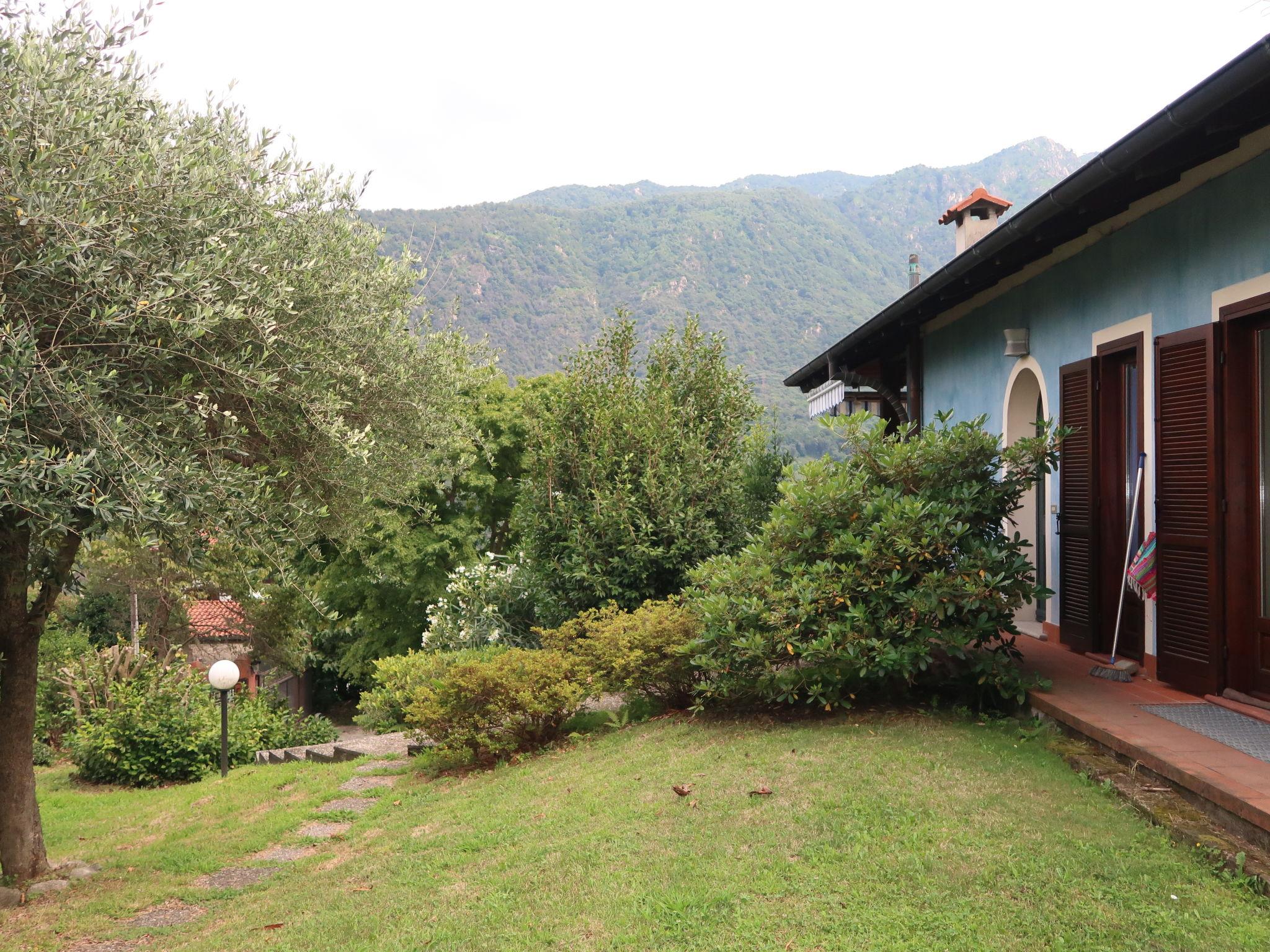 Foto 2 - Haus mit 2 Schlafzimmern in Casale Corte Cerro mit terrasse und blick auf die berge