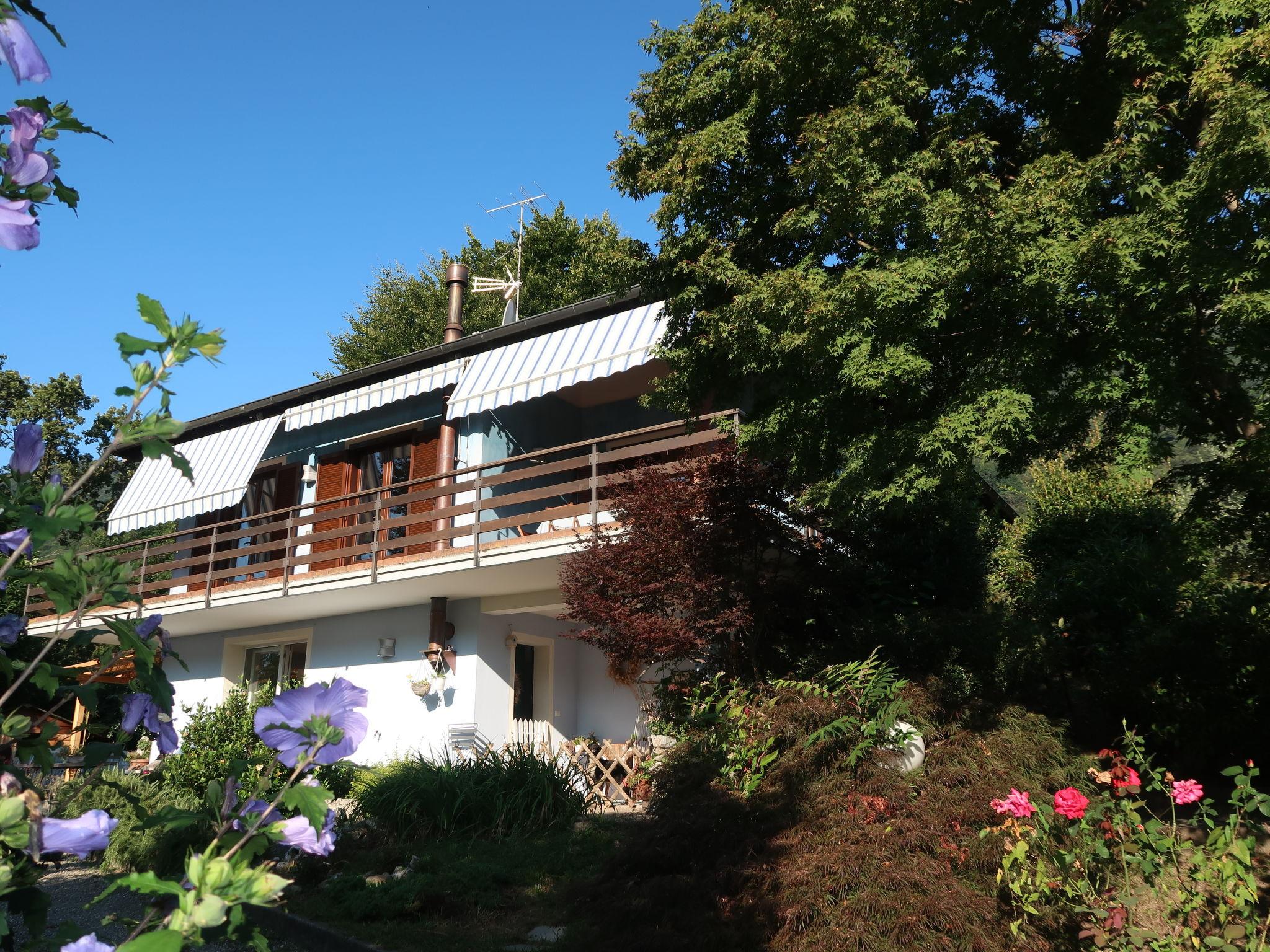 Photo 22 - Maison de 2 chambres à Casale Corte Cerro avec terrasse et vues sur la montagne