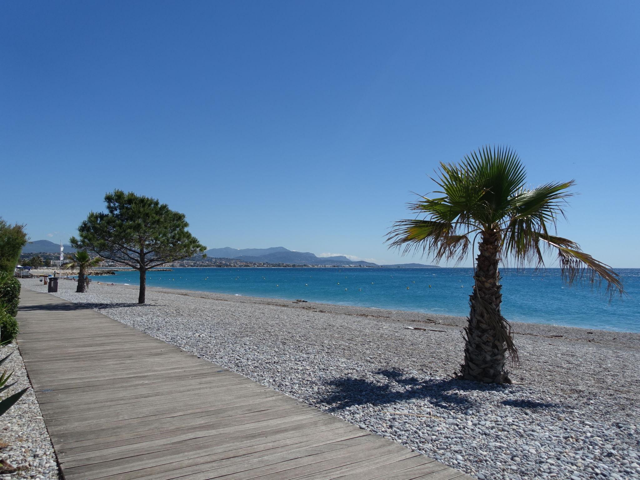 Foto 22 - Apartment mit 1 Schlafzimmer in Villeneuve-Loubet mit schwimmbad und blick aufs meer