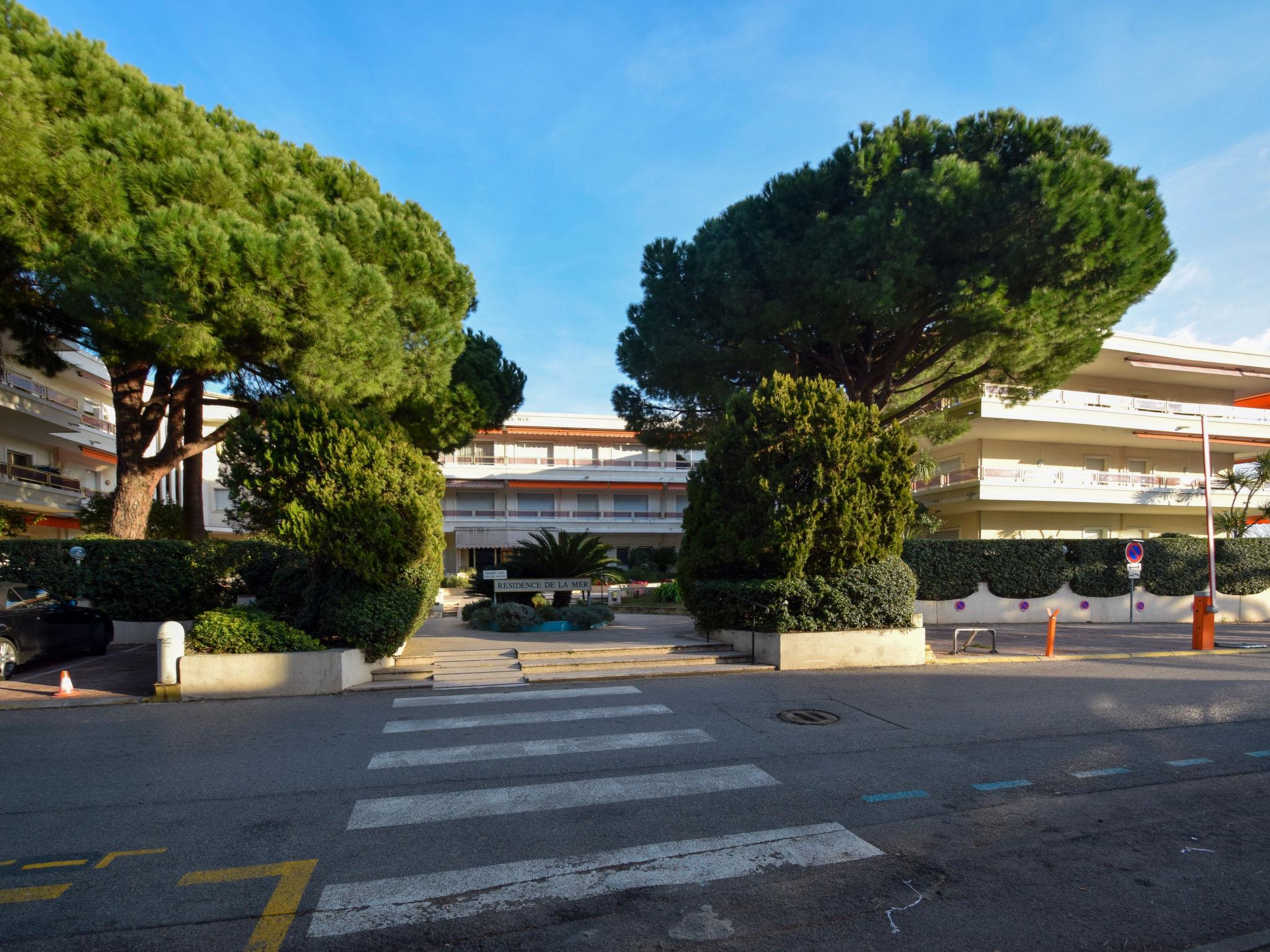 Foto 17 - Appartamento a Villeneuve-Loubet con terrazza e vista mare