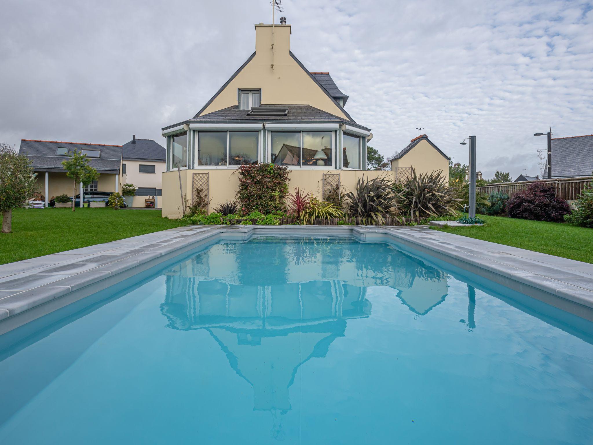 Photo 1 - Maison de 4 chambres à Saint-Philibert avec piscine privée et vues à la mer