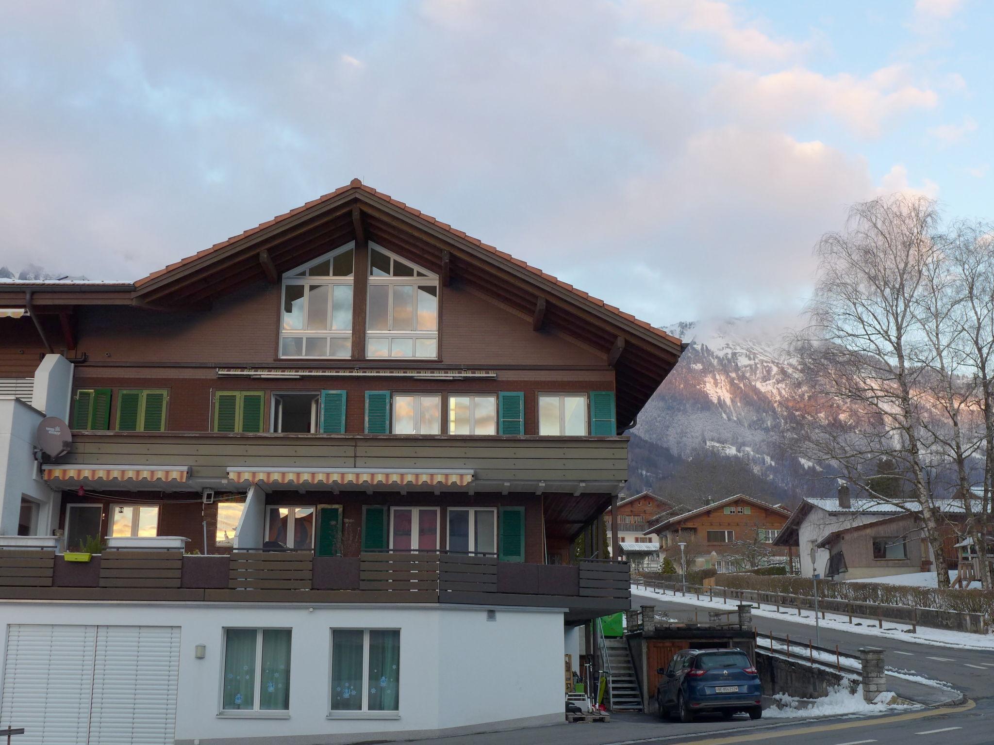 Foto 27 - Apartamento de 3 habitaciones en Brienz con terraza