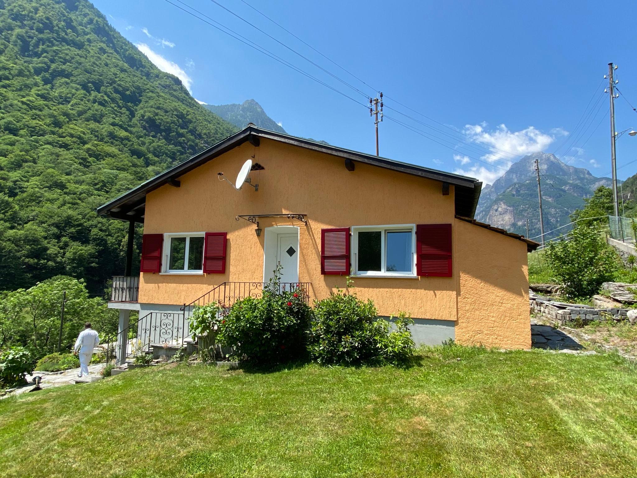 Photo 1 - 3 bedroom House in Verzasca with garden and mountain view