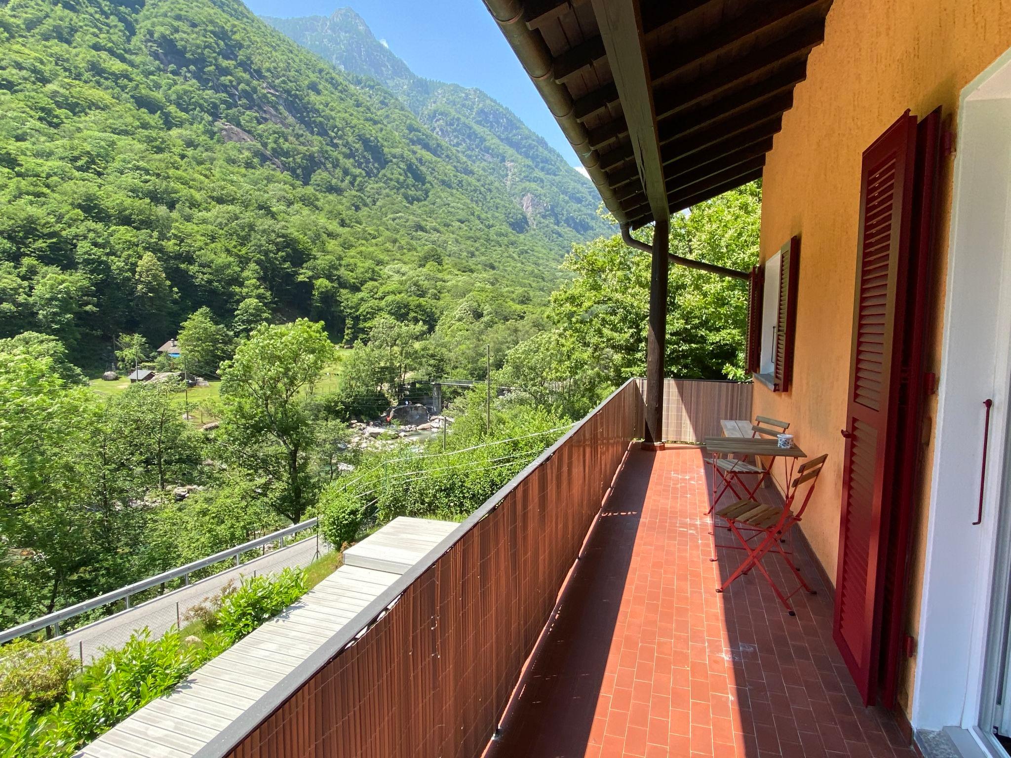 Foto 25 - Casa con 3 camere da letto a Verzasca con giardino e vista sulle montagne