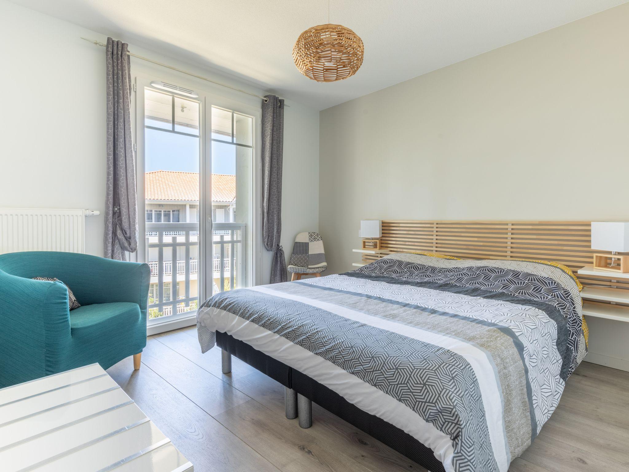 Foto 8 - Appartamento con 2 camere da letto a La Teste-de-Buch con piscina e vista mare