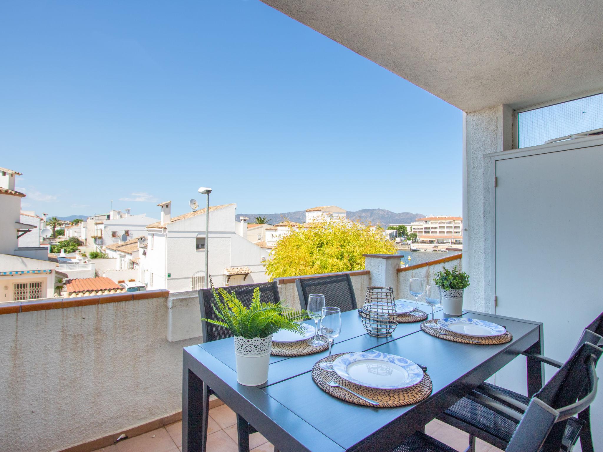 Photo 6 - 1 bedroom Apartment in Castelló d'Empúries with swimming pool and sea view