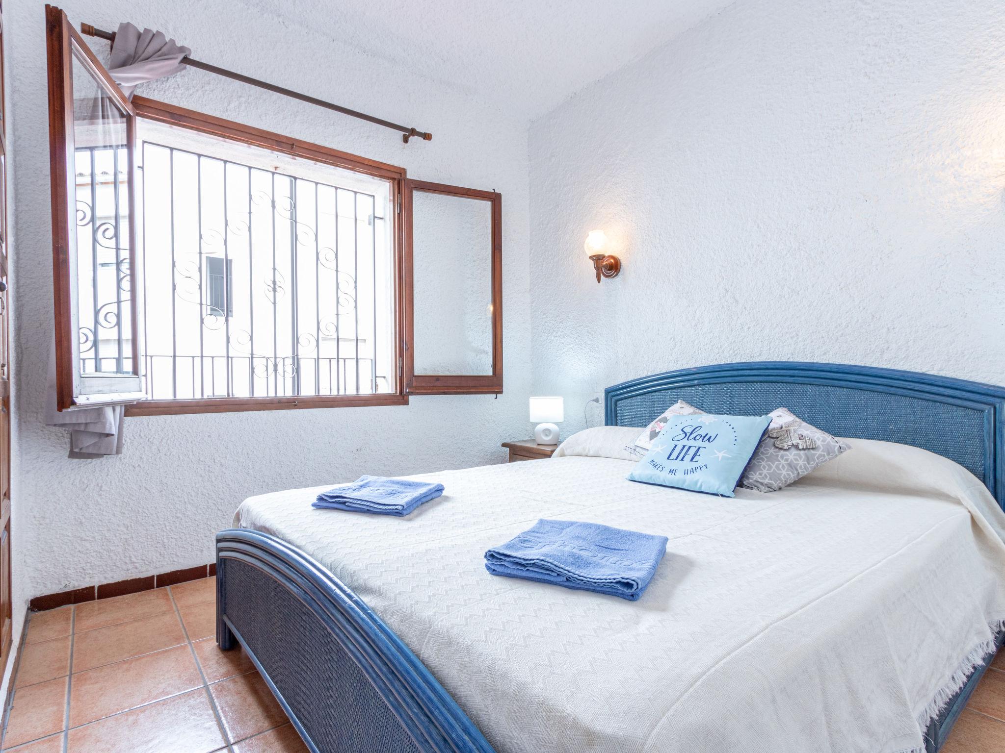 Foto 8 - Apartamento de 2 quartos em Castelló d'Empúries com piscina e vistas do mar