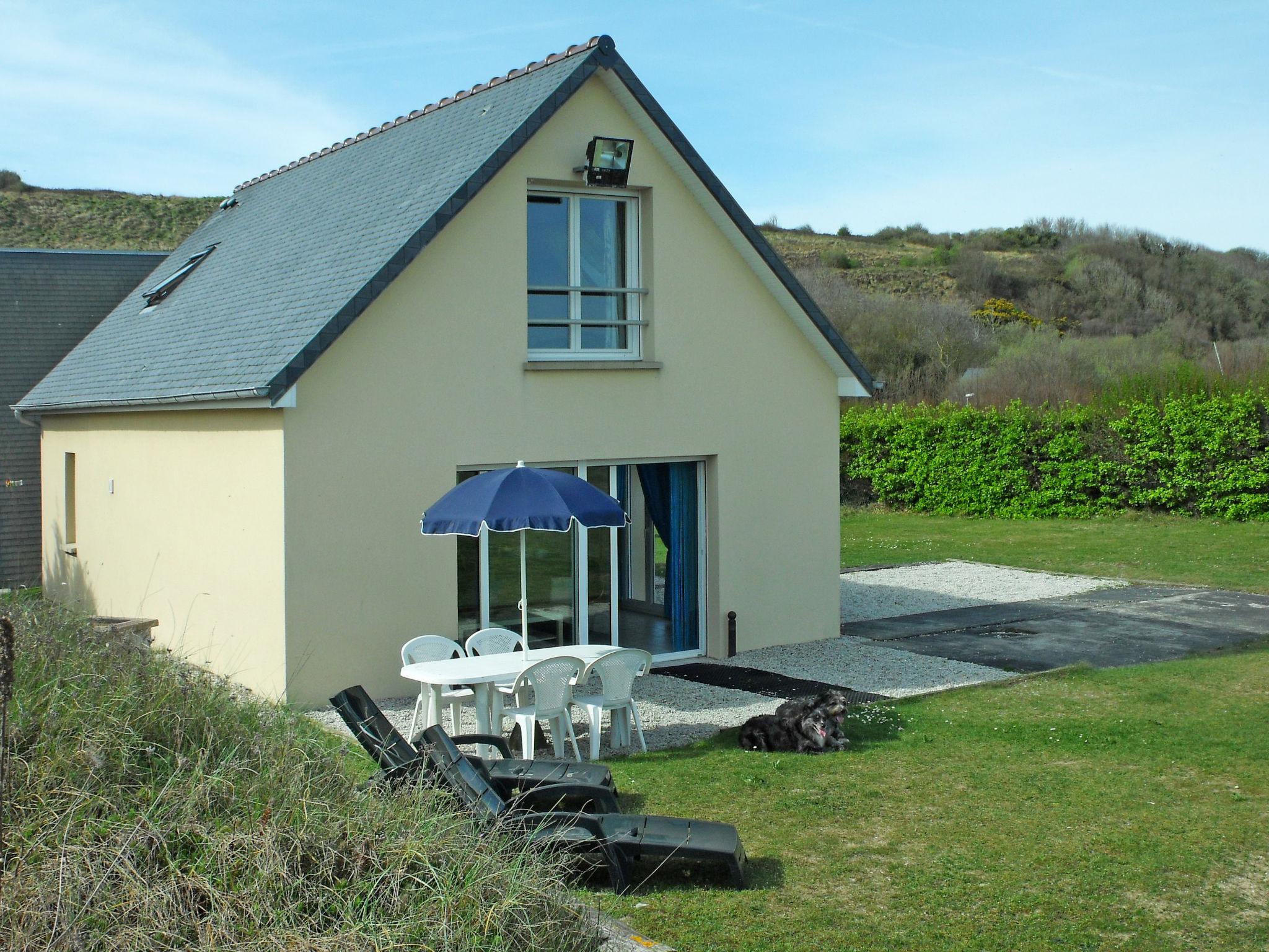 Foto 6 - Haus mit 2 Schlafzimmern in Saint-Laurent-sur-Mer mit garten und terrasse