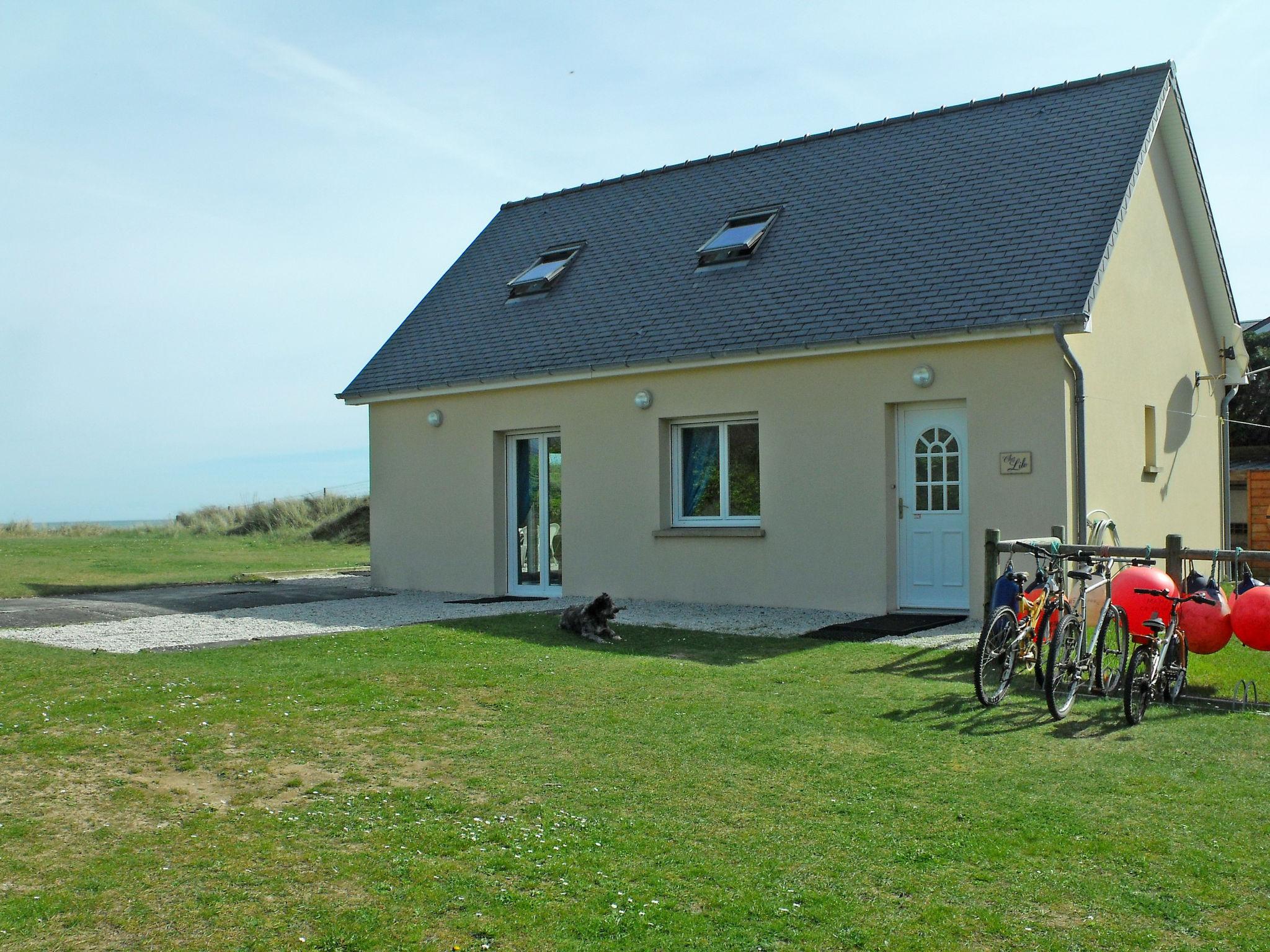 Foto 7 - Casa con 2 camere da letto a Saint-Laurent-sur-Mer con terrazza e vista mare