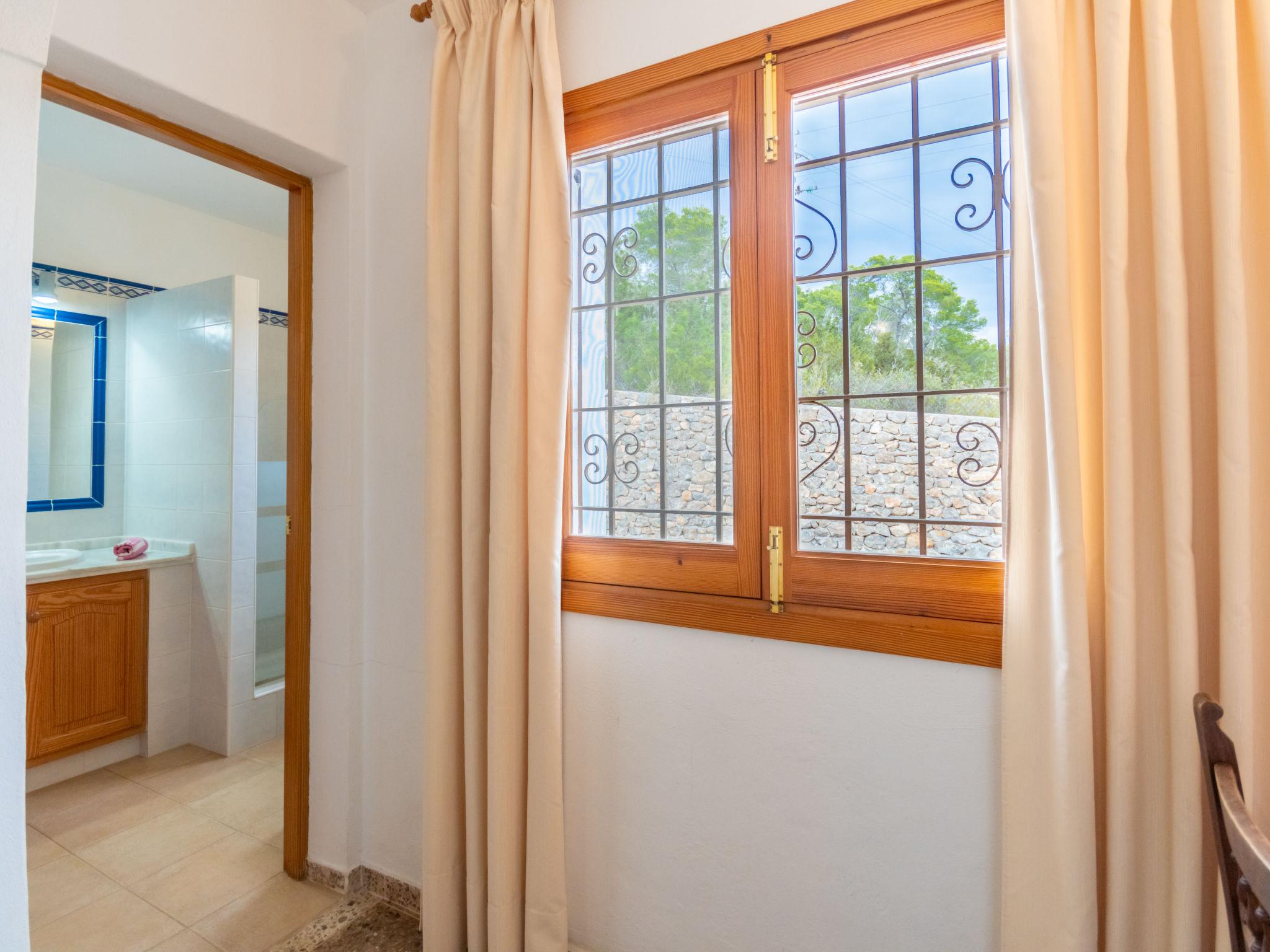 Foto 20 - Casa con 3 camere da letto a Santa Eulària des Riu con piscina privata e vista mare