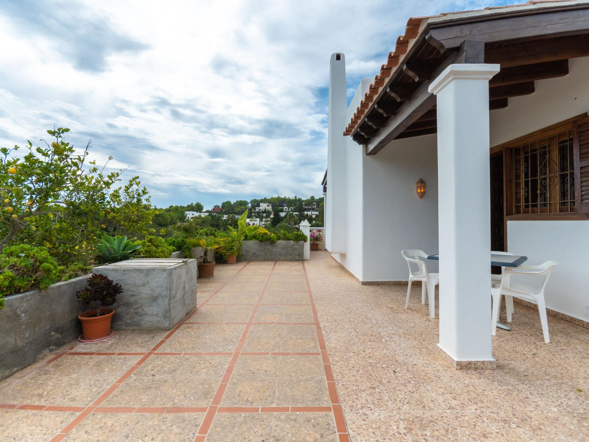 Foto 32 - Casa con 3 camere da letto a Santa Eulària des Riu con piscina privata e giardino