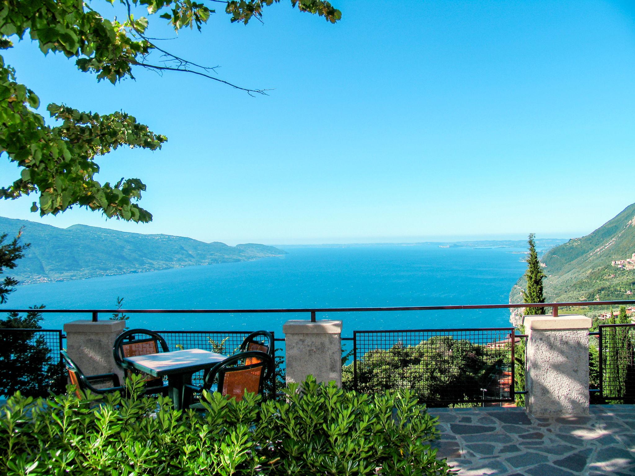 Foto 19 - Appartamento con 1 camera da letto a Tignale con piscina e vista sulle montagne