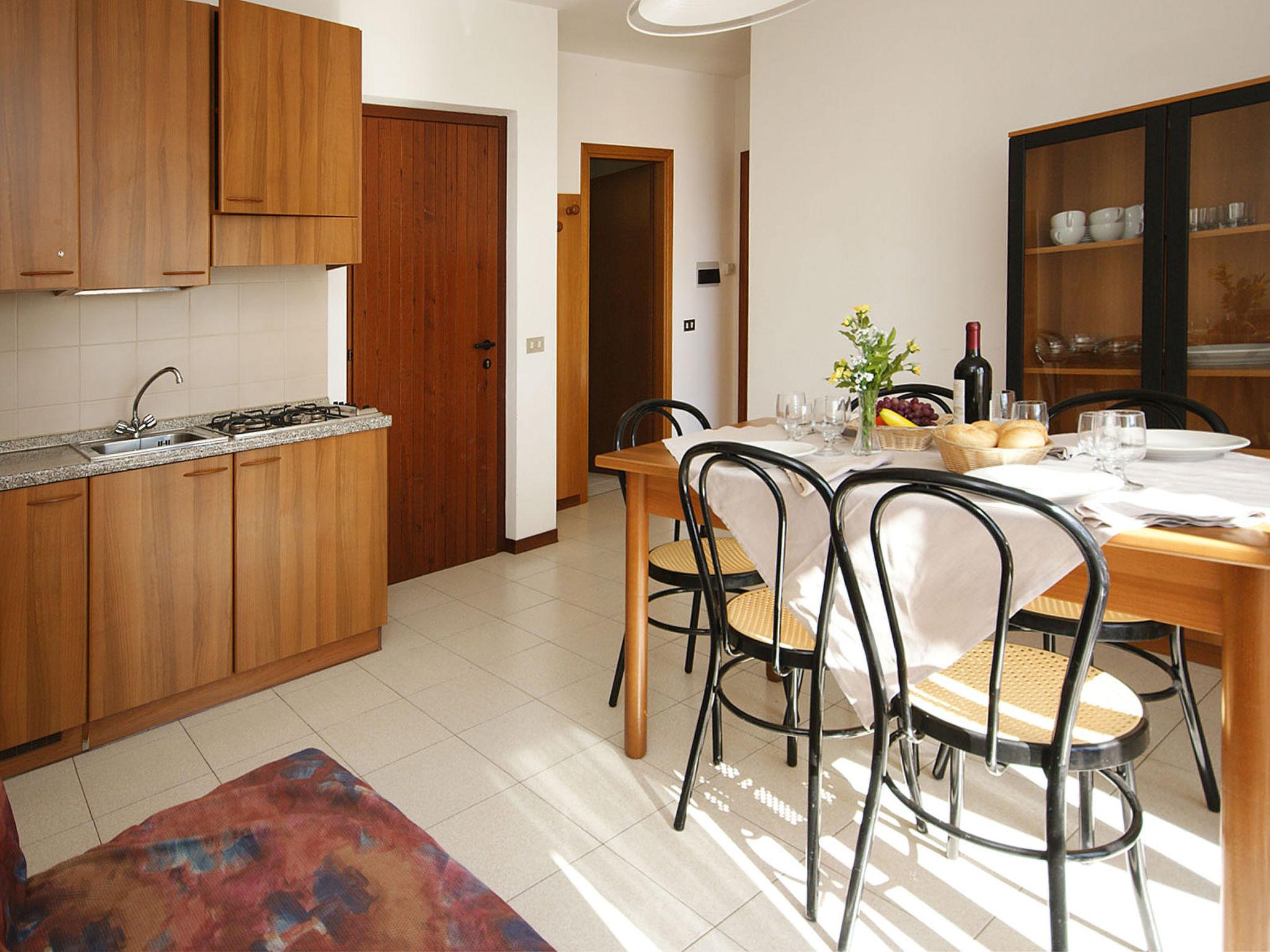 Photo 7 - 1 bedroom Apartment in Tignale with swimming pool and garden