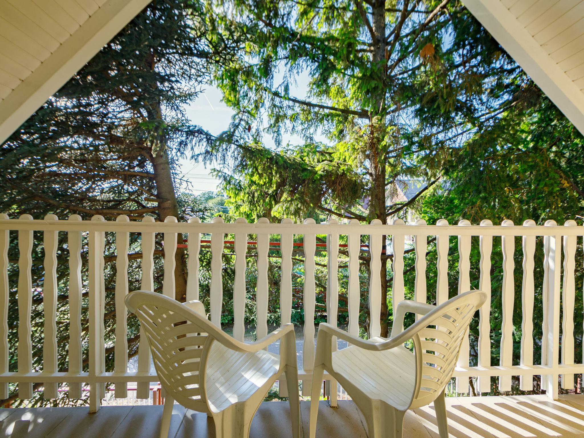 Photo 3 - Appartement de 3 chambres à Siófok avec jardin et vues sur la montagne