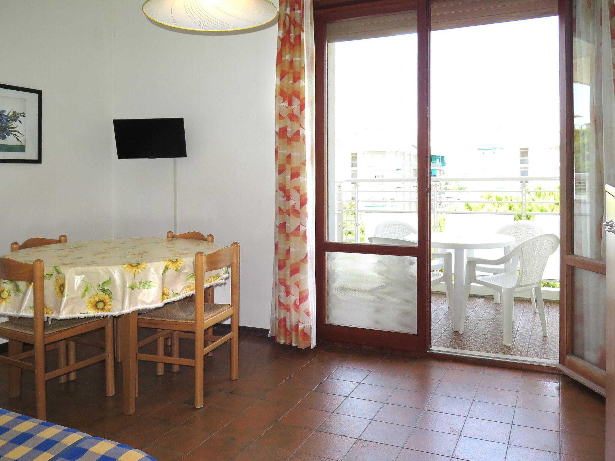 Foto 4 - Apartamento de 1 habitación en Jesolo con vistas al mar