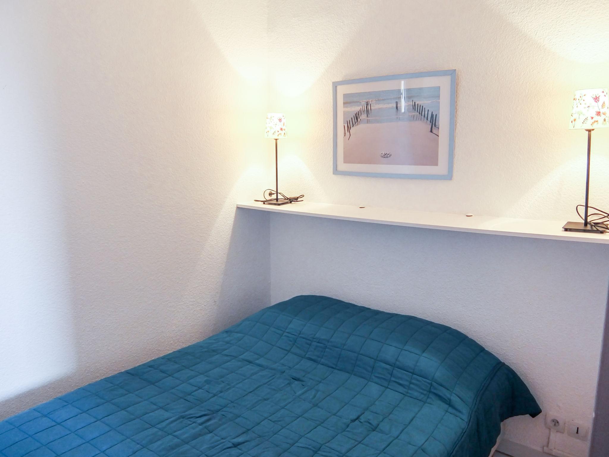 Foto 13 - Appartamento con 1 camera da letto a Argelès-sur-Mer con vista mare