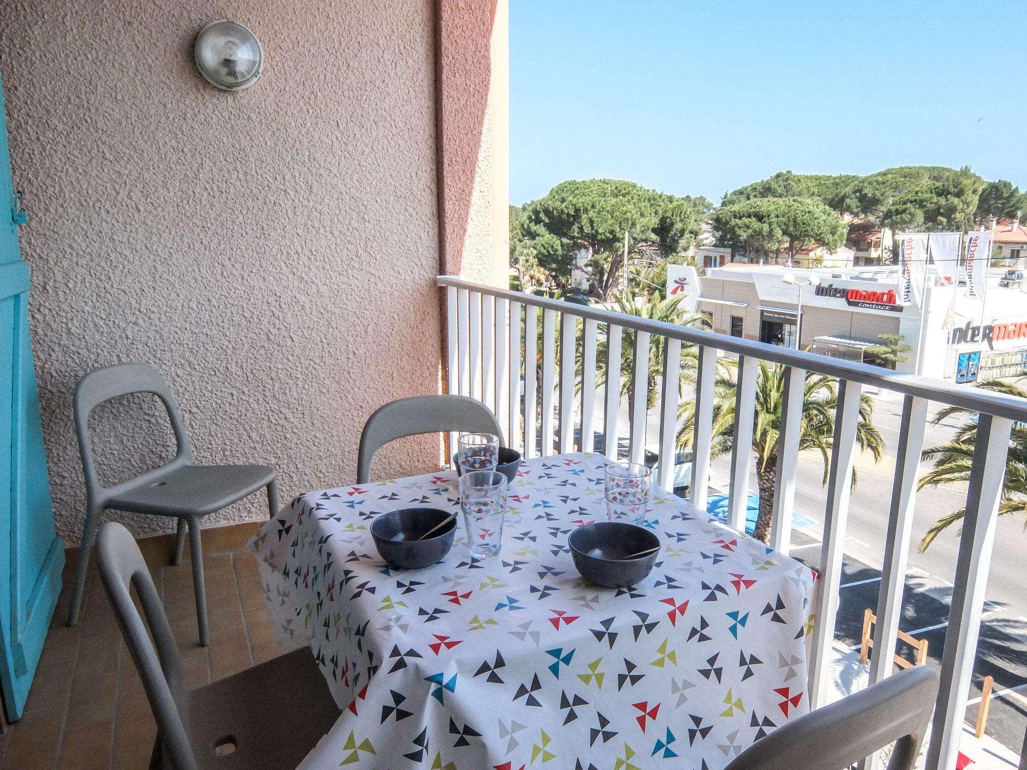 Foto 17 - Apartamento de 1 habitación en Argelès-sur-Mer con vistas al mar
